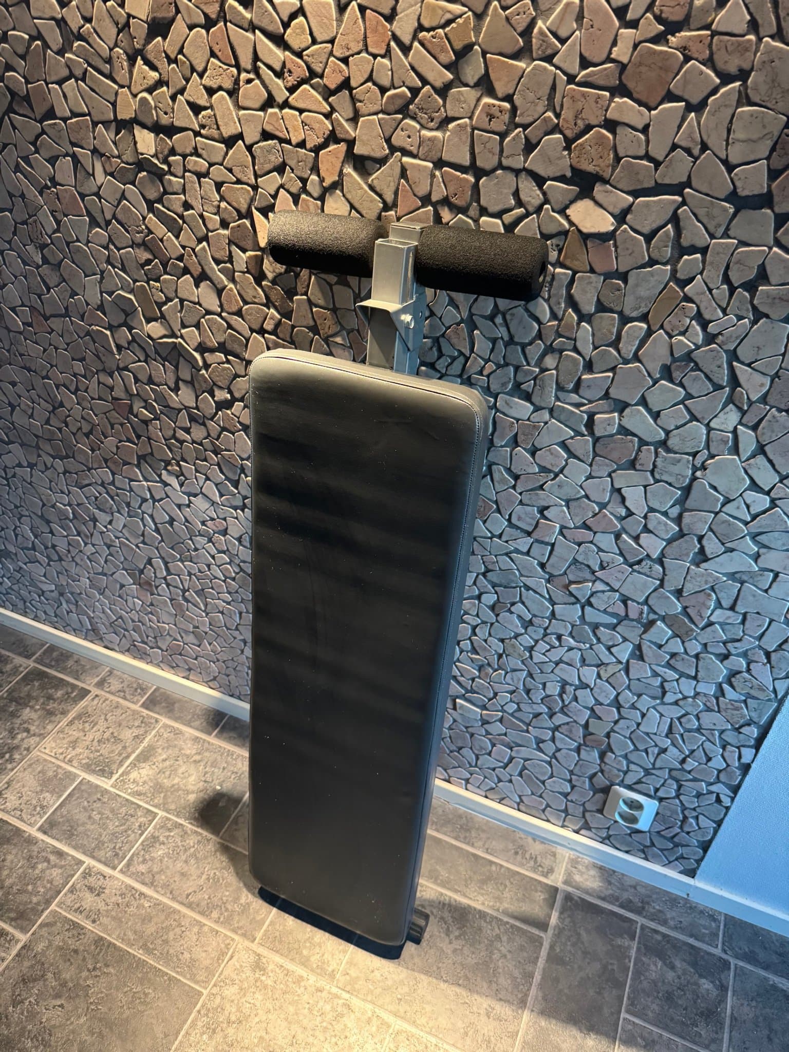 Träningsbänk , situps , del av ? Frakt 115 kr.