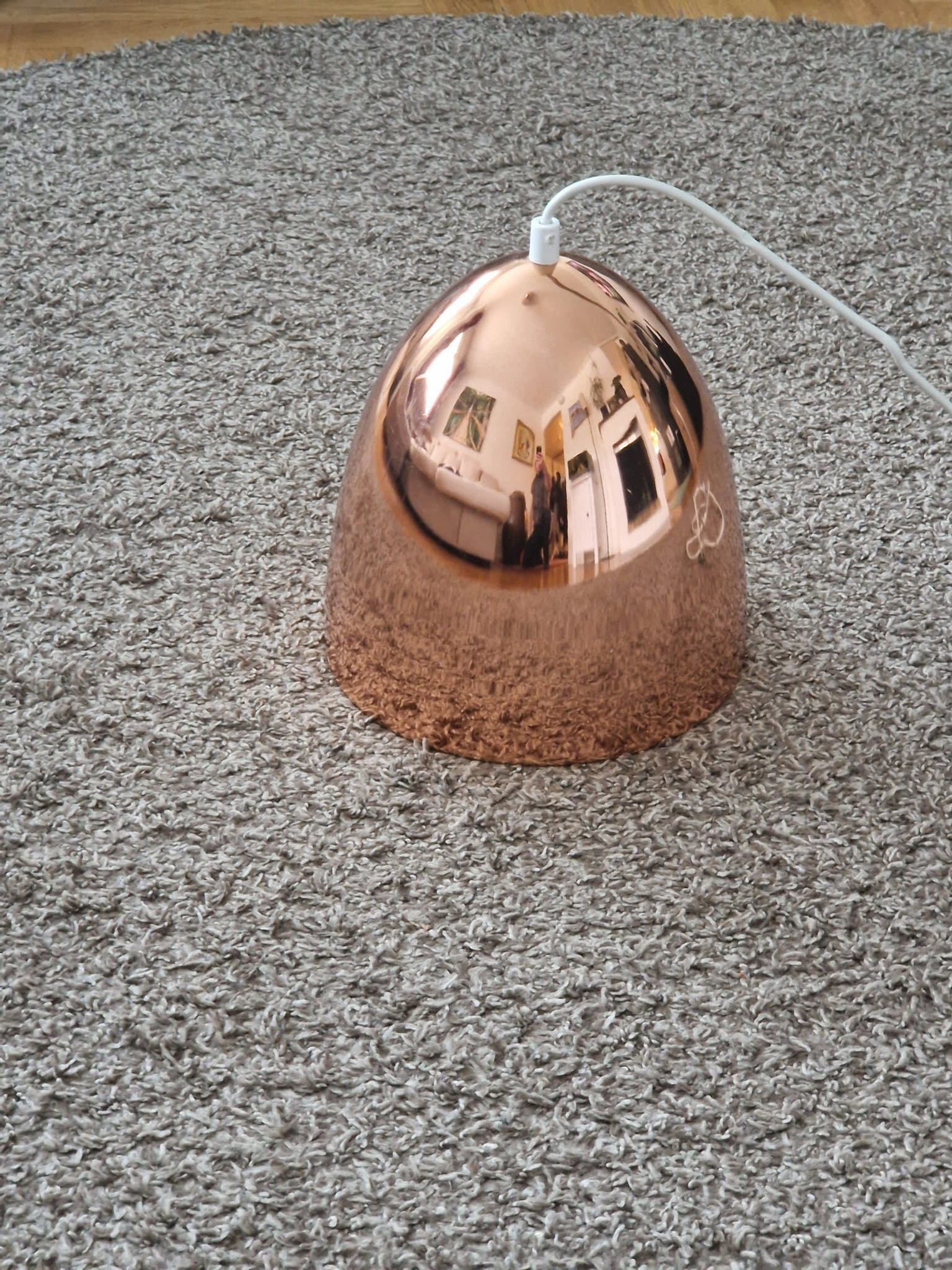 Fin spegelpolerad kopparlampa, E27-sockel