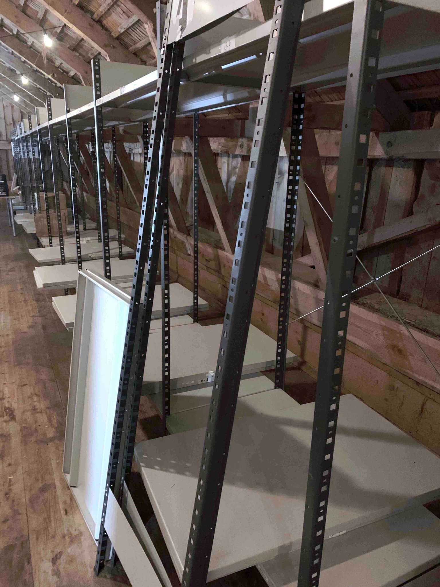 21 st fina Lagerhyllor/arkivhyllor/stålhyllor 105st hyllplan (fr AJ-prod)