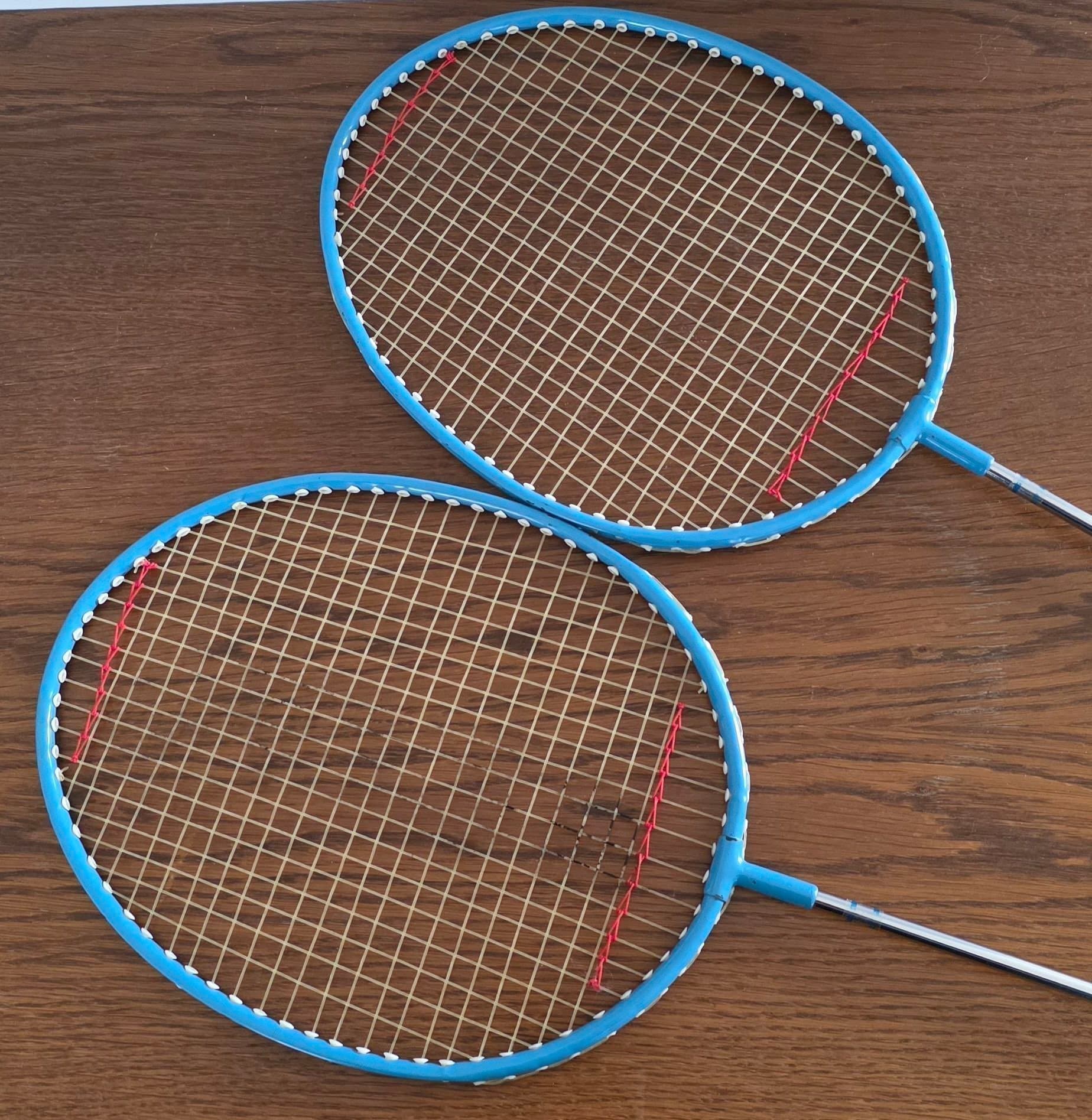 Två badmintonracketar från Stiga