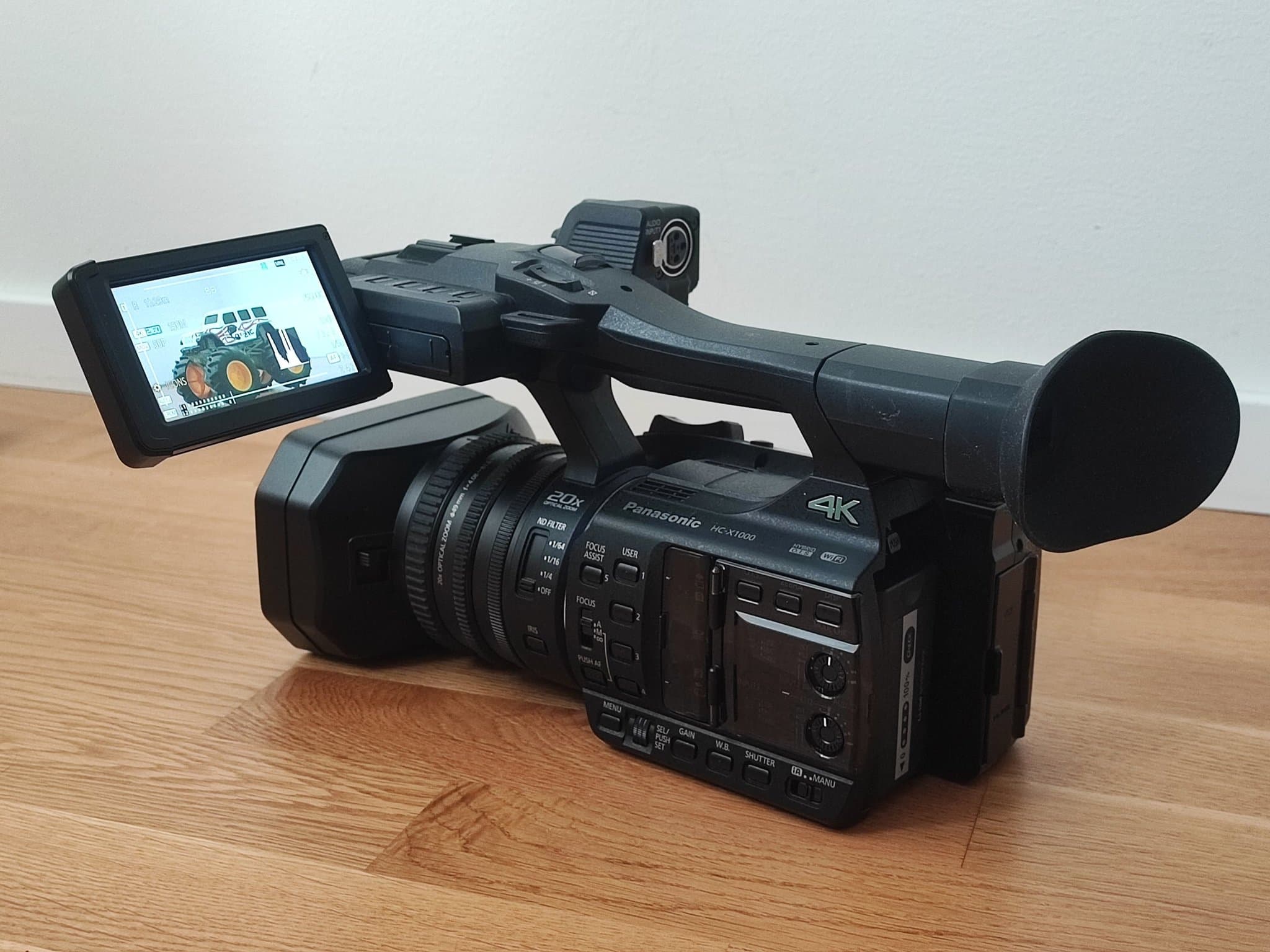 Panasonic HC-X1000 – Proffskamera i nyskick (4K & 3 batterier!)