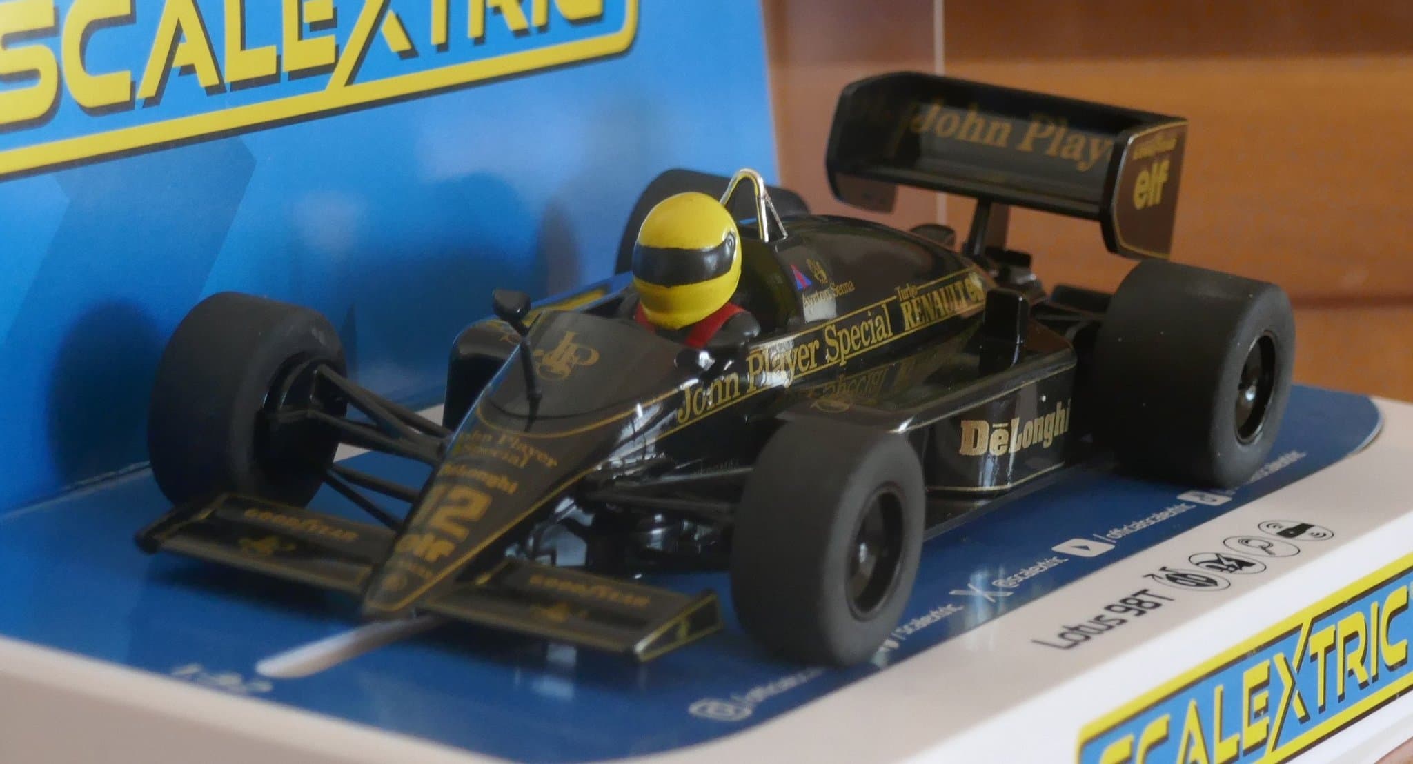 Scalextric C 4529, Lotus 98T Ayrton Senna