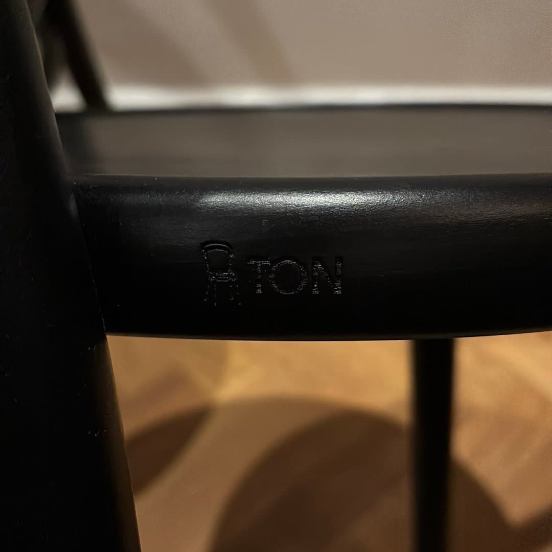 TON Stol no 14, Svart, Böjträ