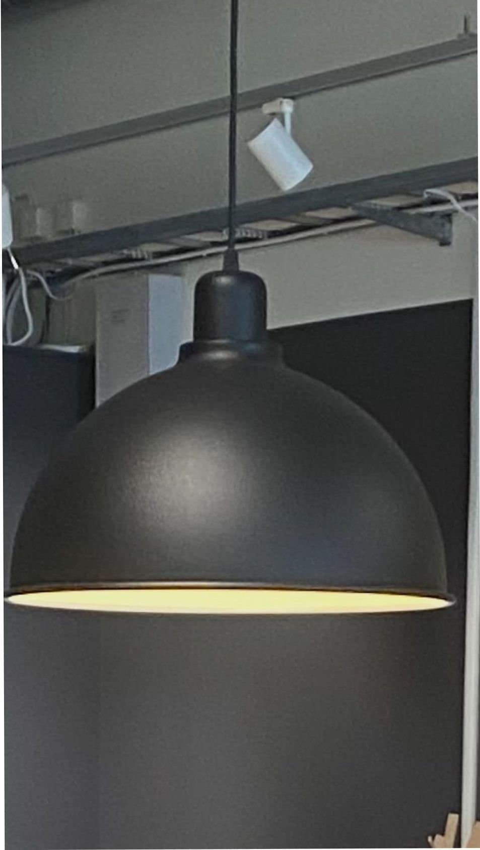 2 st Svarta taklampor. NYA! 38 cm diameter. 28 cm höga