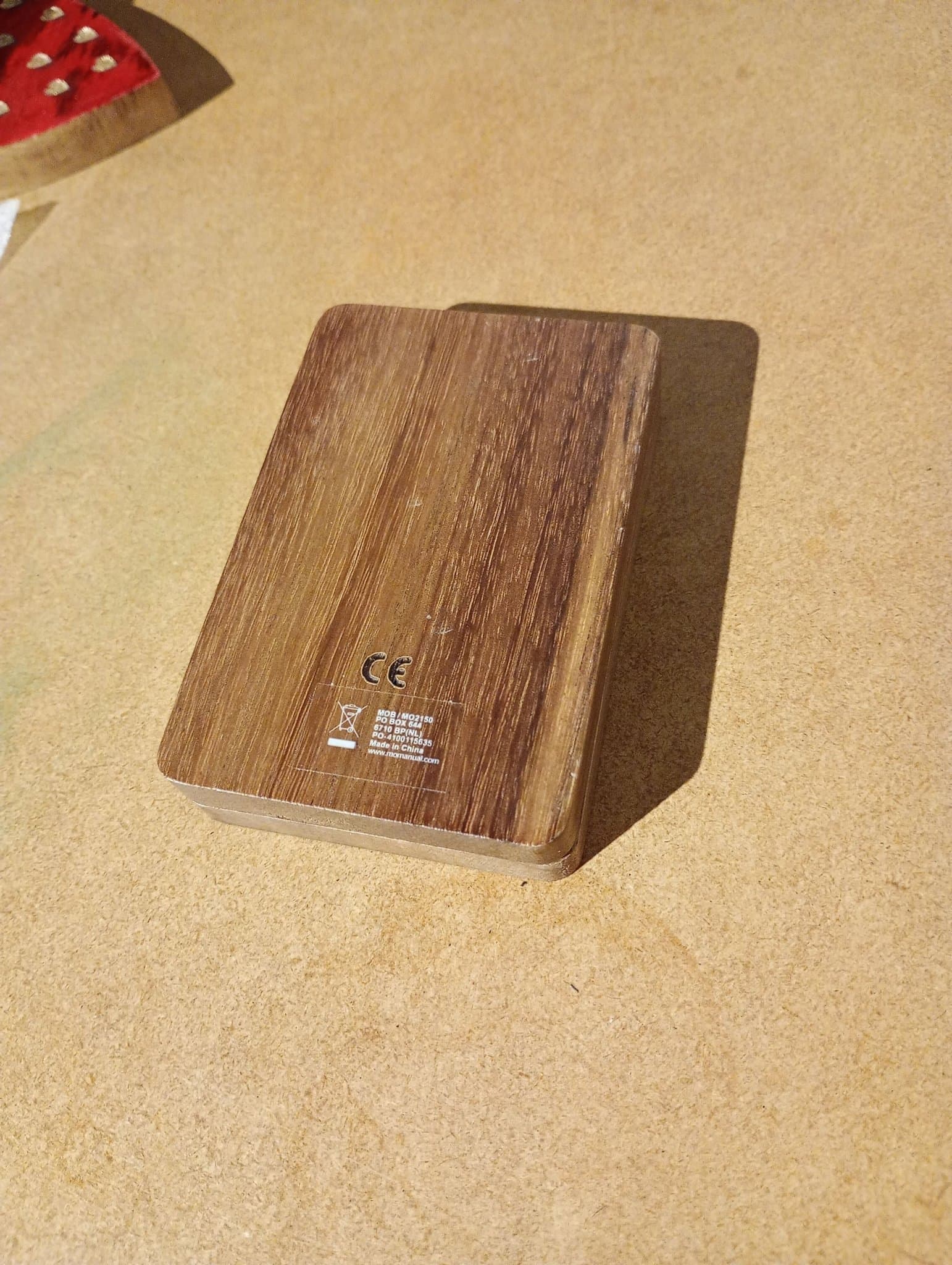 3-i-1 Kabelset i trälåda – Perfekt för resor!