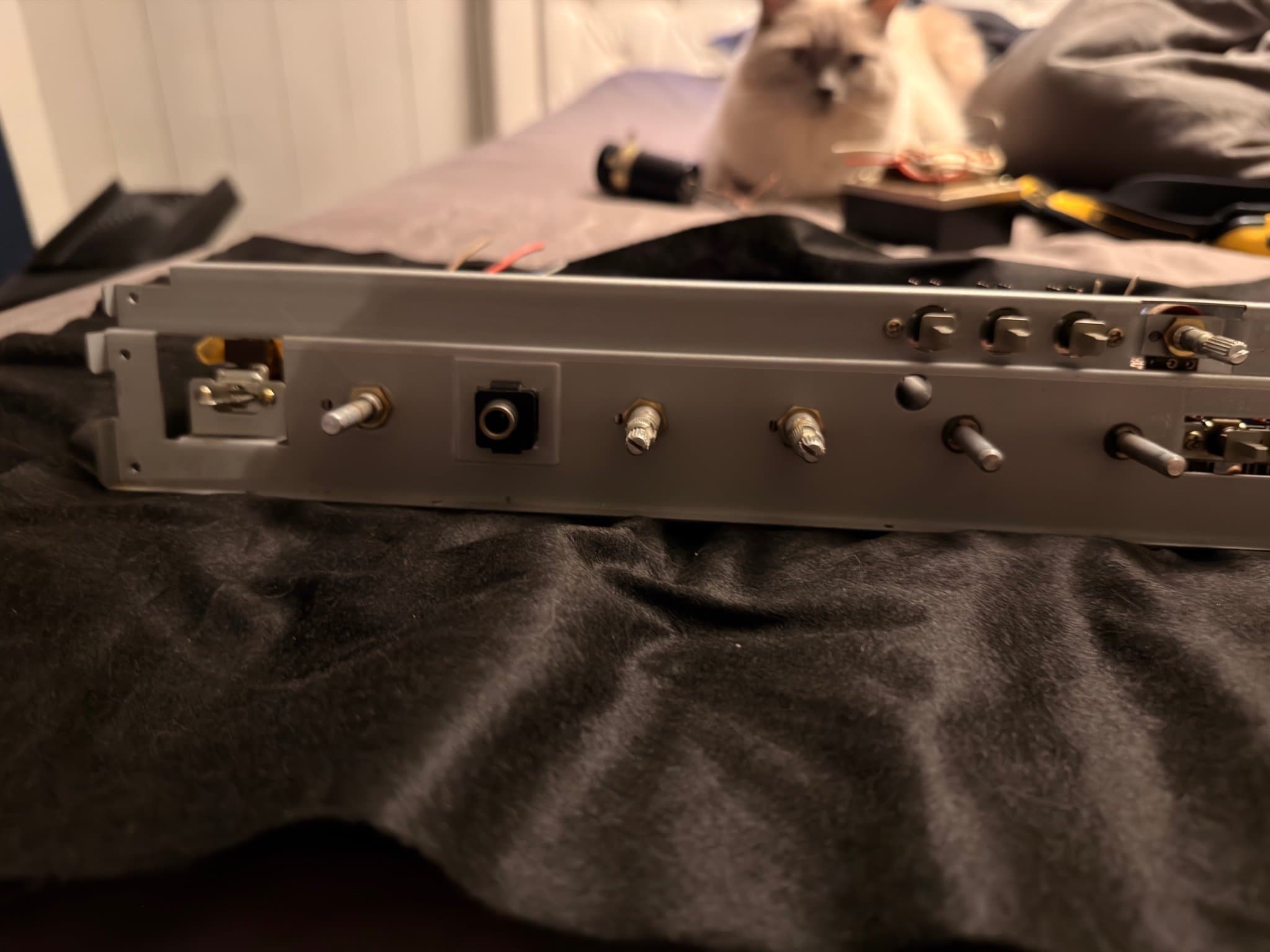 AKAI AA1150 vintage receiver potentiometer
