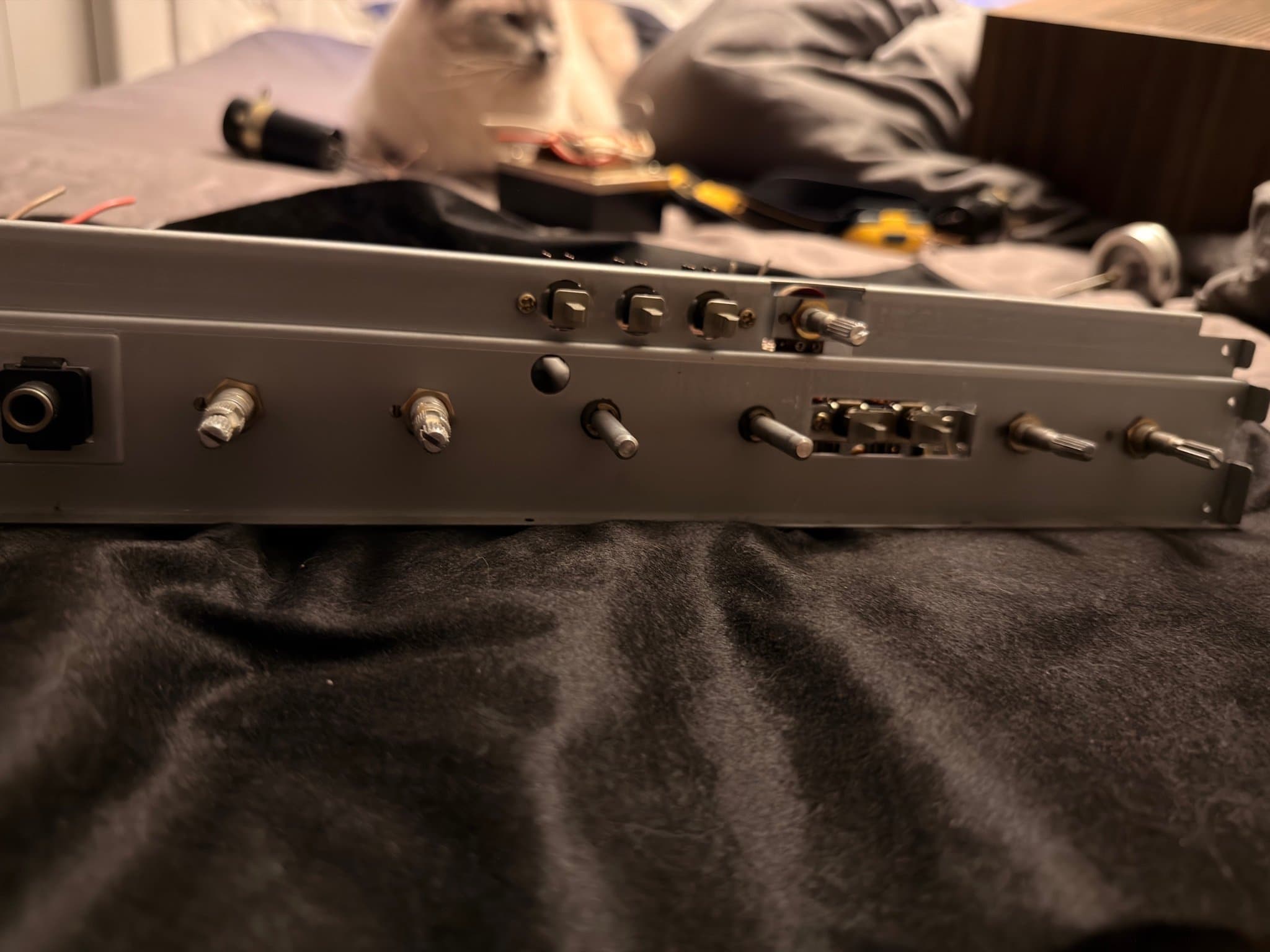 AKAI AA1150 vintage receiver potentiometer