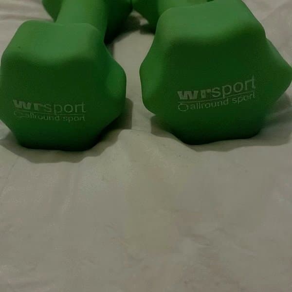 Fyra hantlar (3 kg samt 4 kg) 4-pack