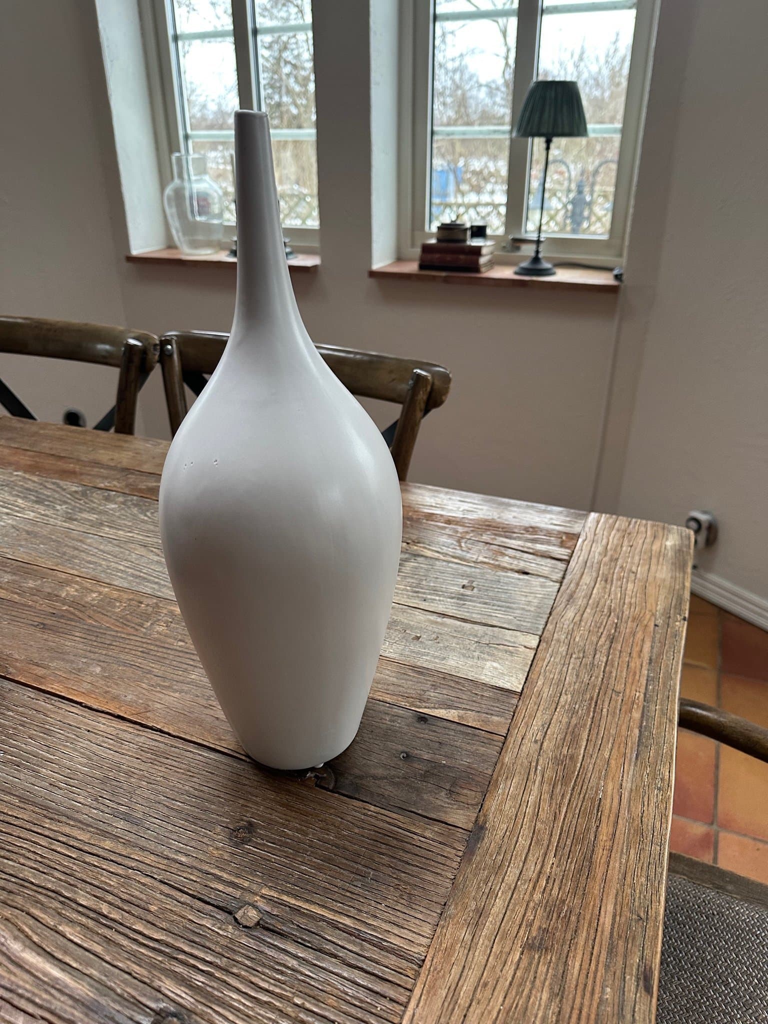 Vit Vas (ca 42cm hög)