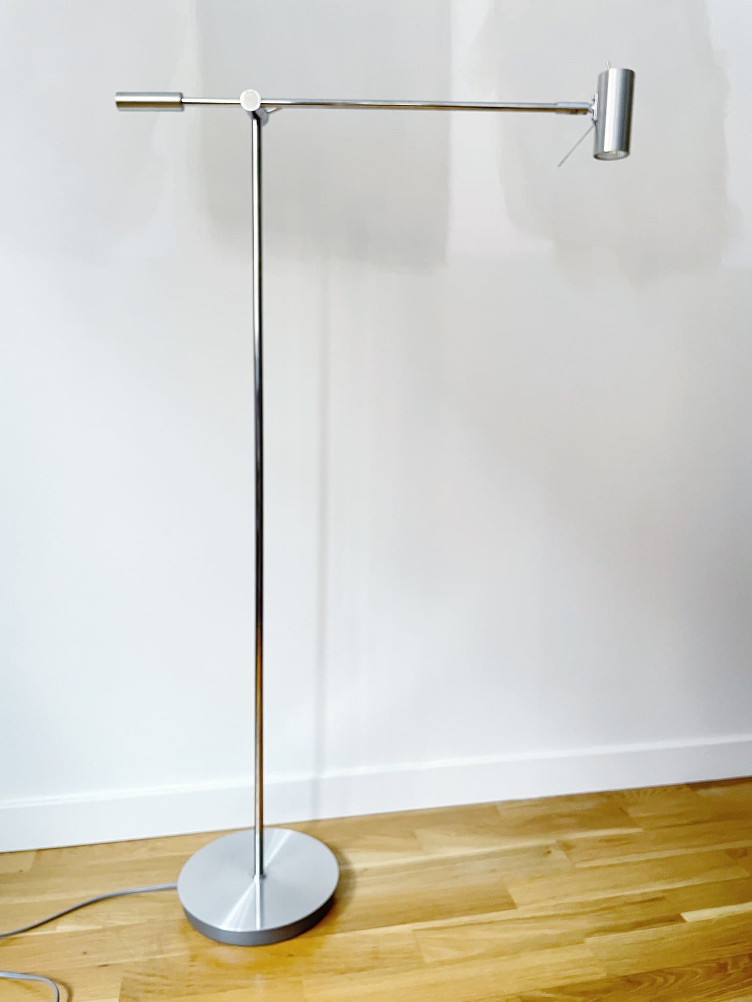 BELID Golvlampa / Läslampa i borstad metall TYP G3002