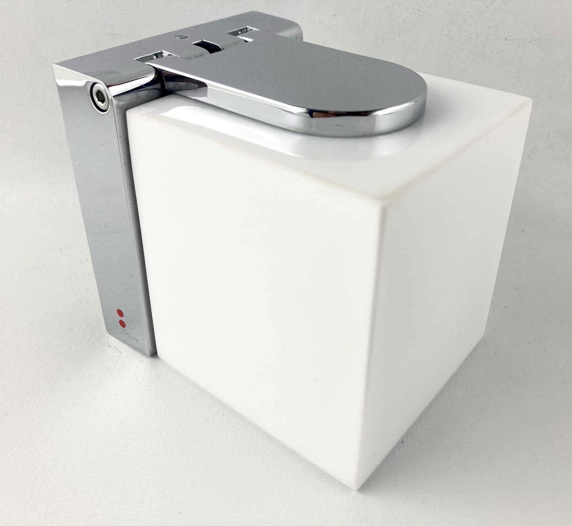Fabbian Cubetto vägglampa vit glas krom Pamiodesign Italien