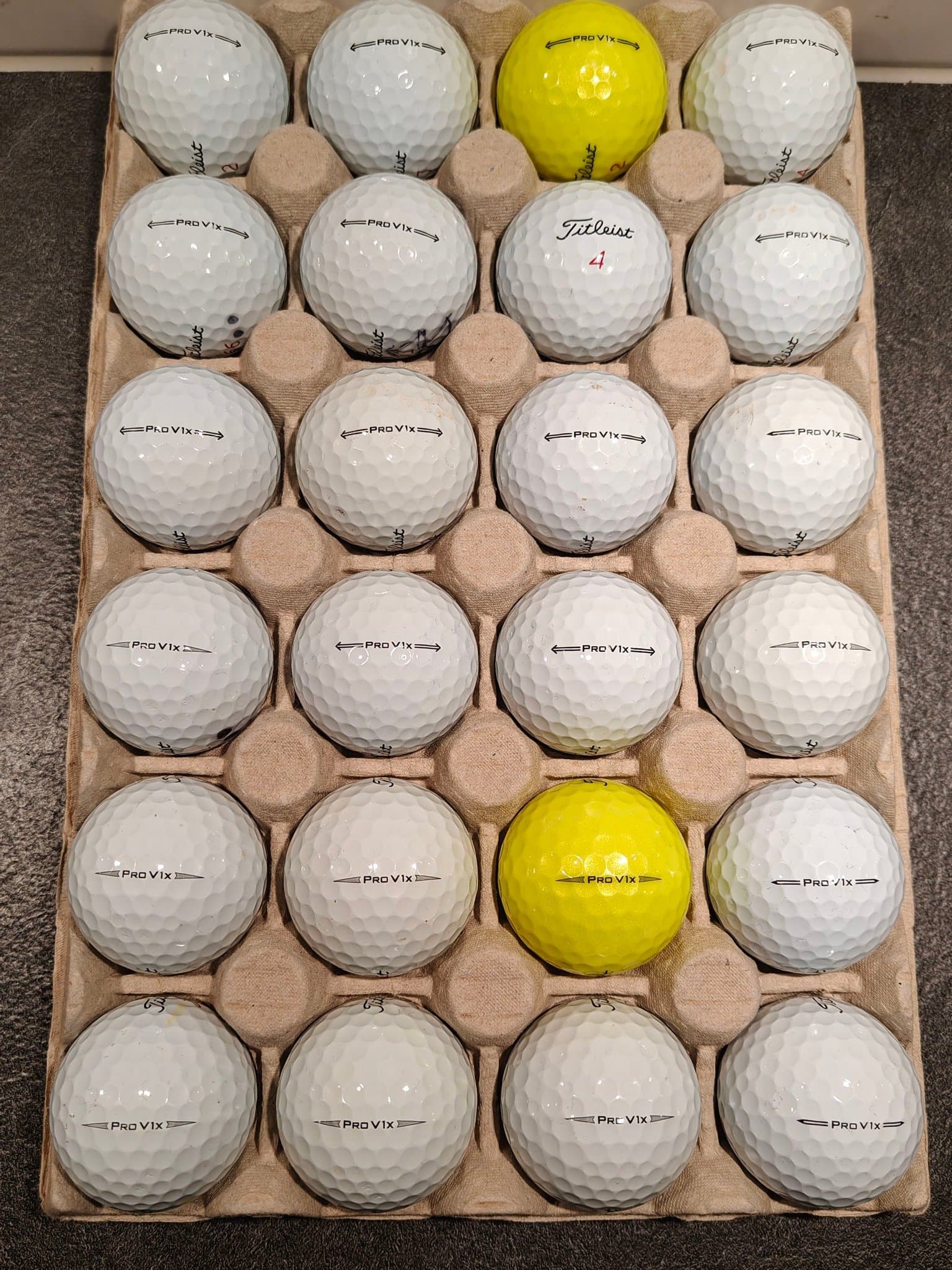 24 st Titleist ProV1x 2019-2024 (A-/B sortering)