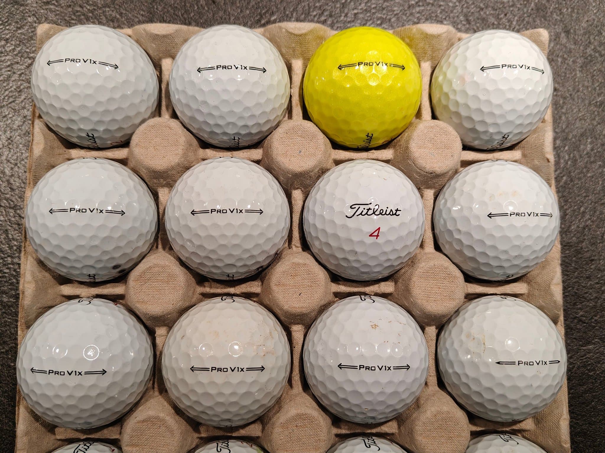 24 st Titleist ProV1x 2019-2024 (A-/B sortering)