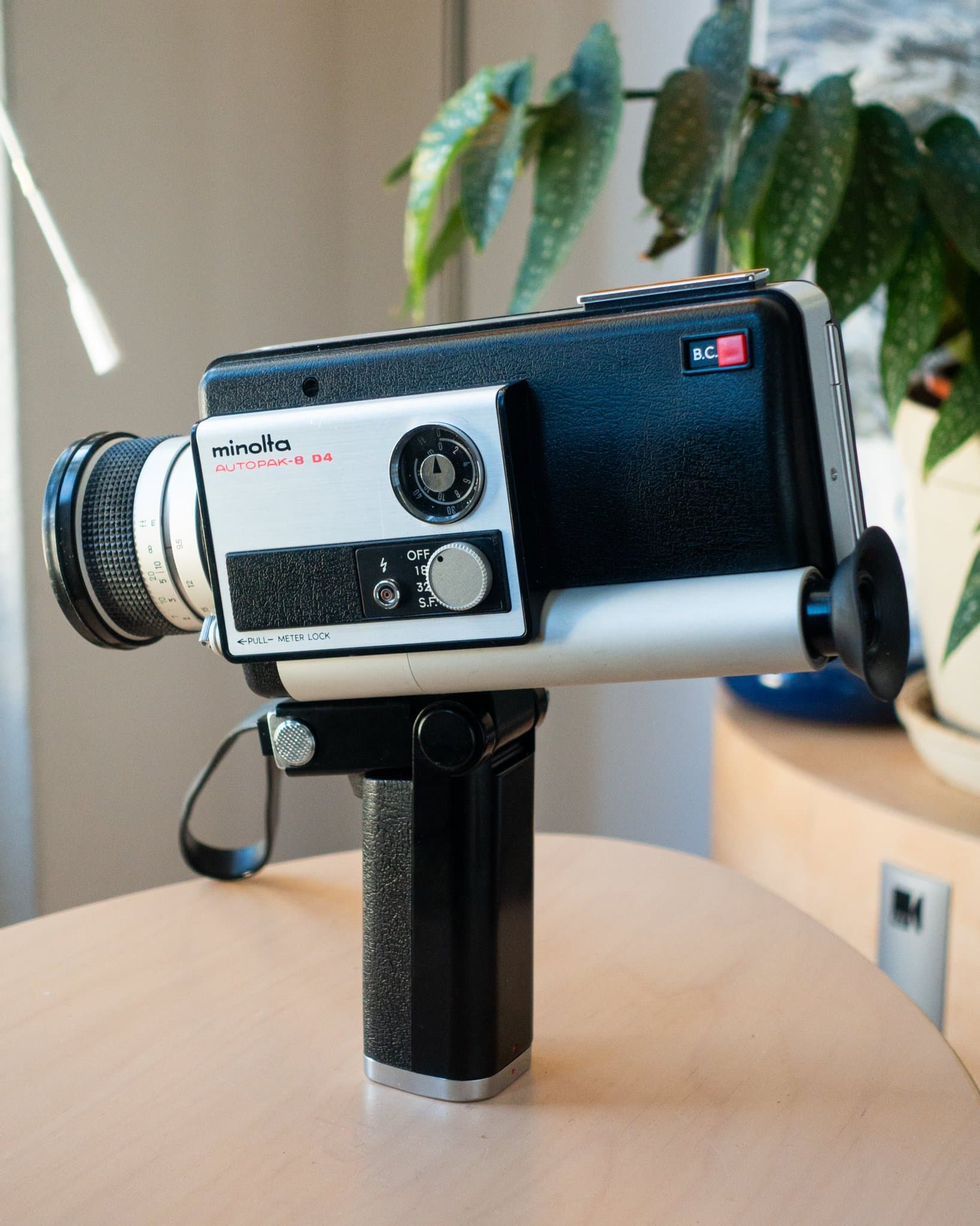 Minolta Autopak-8 D4 Super 8 Film Analog Movie Camera