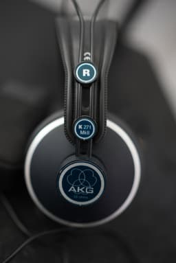 AKG K271 MkII Hörlurar