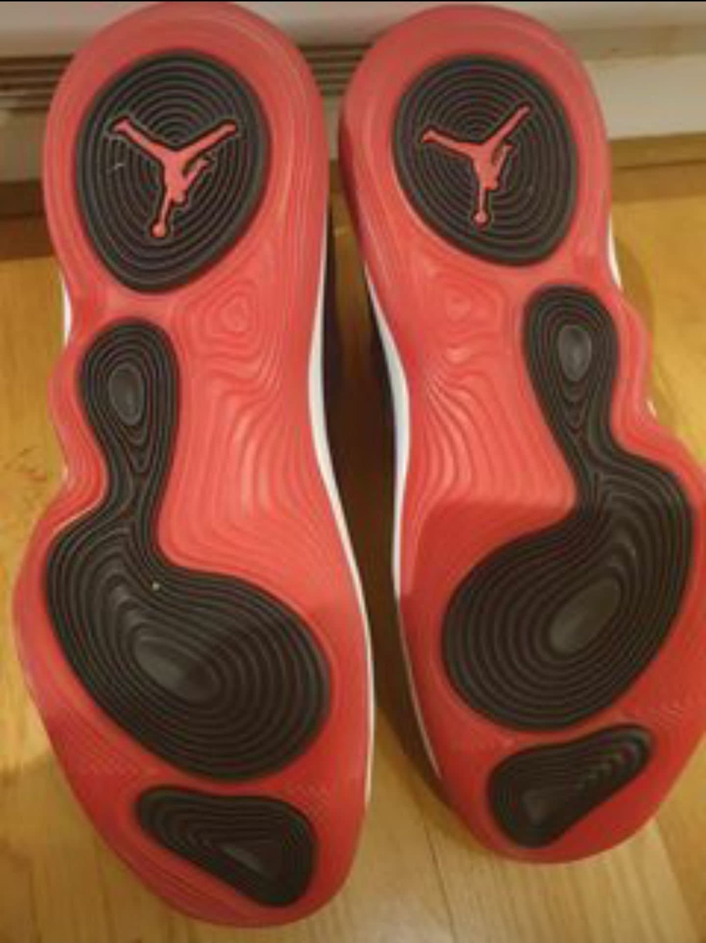 Jordan Basketskor Svart/Röd i Strlk. 46