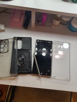 Samsung Galaxy S24 Ultra 256GB med S Pen och tre skal