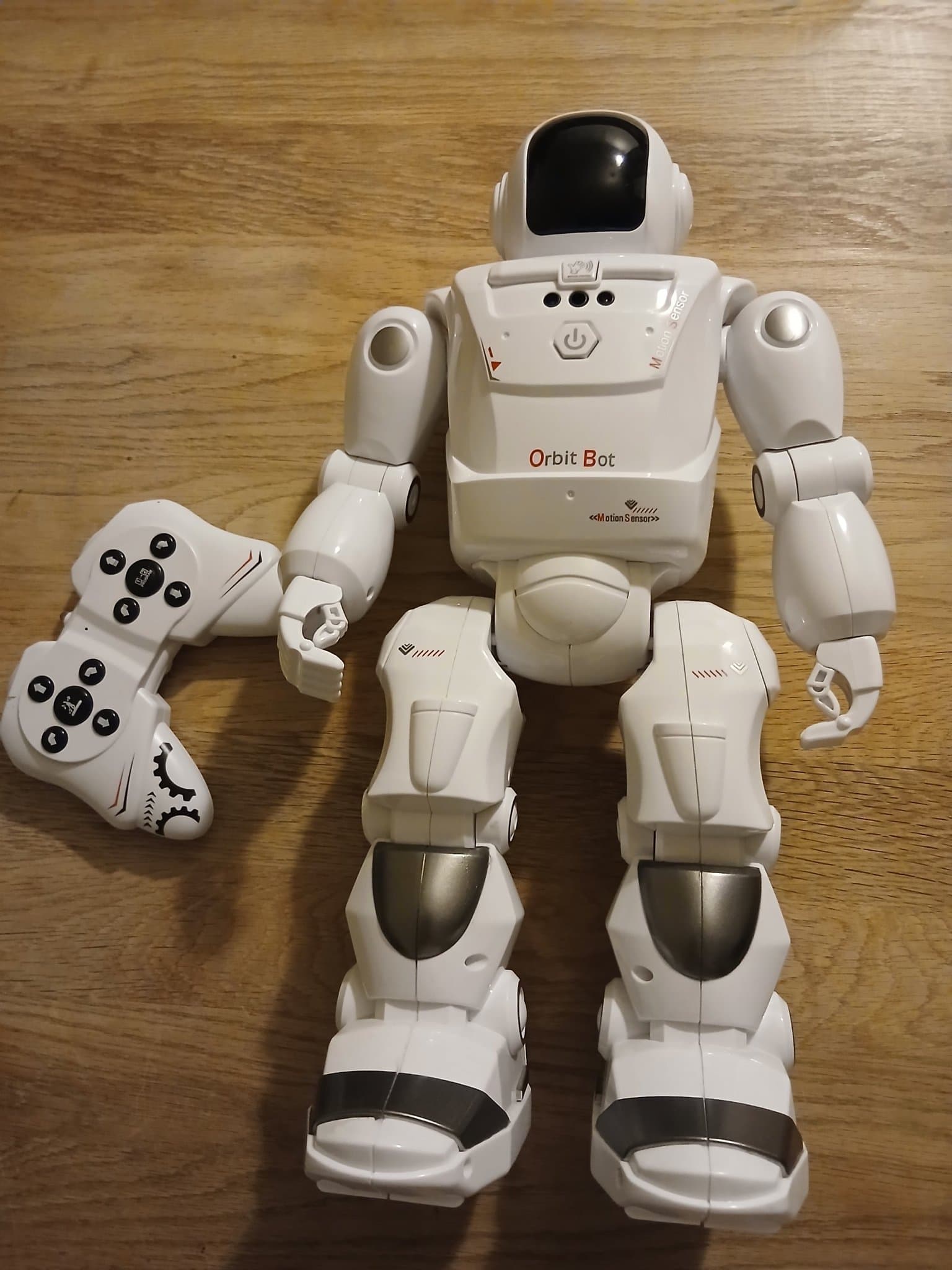 Orbit Bot Robot mått 41 cm,vikt 1 kl med fjärrkontroll, robotleksaker i nyaskick