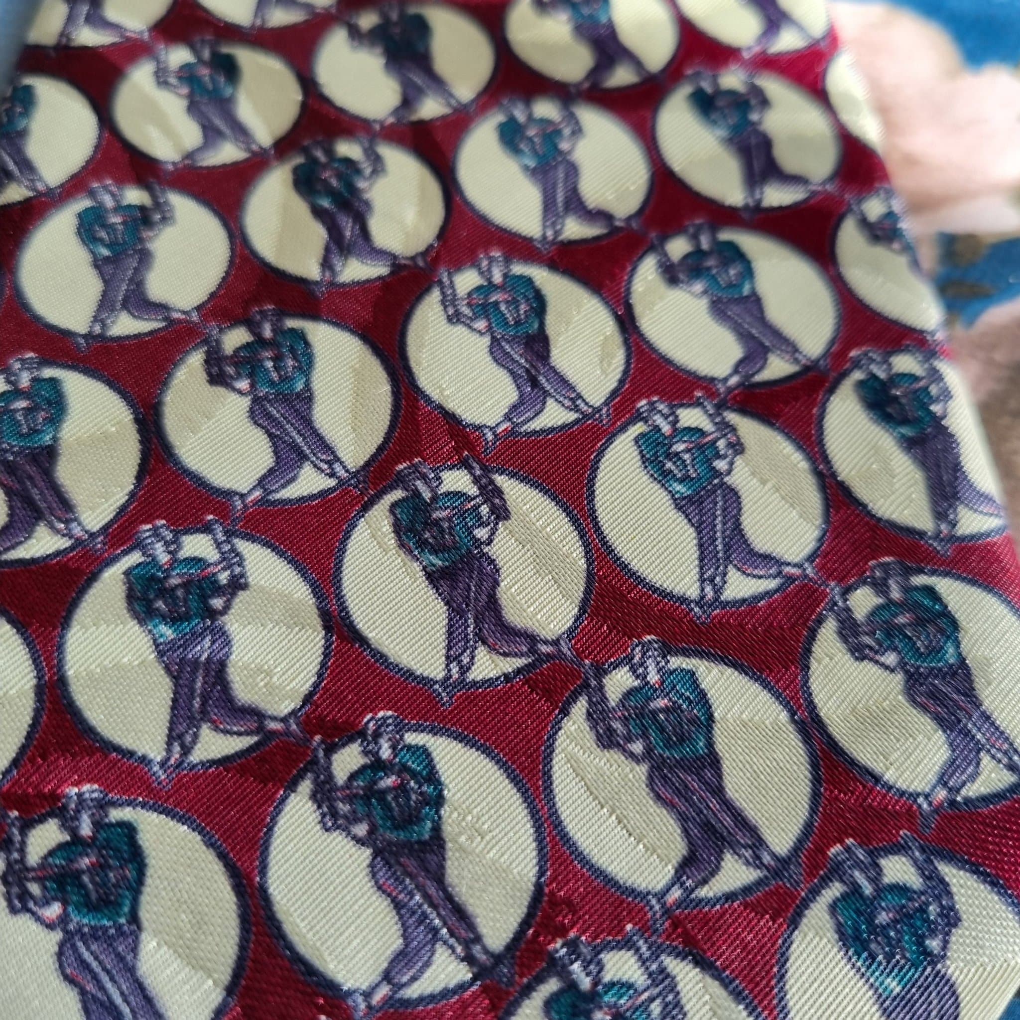 Gold.City röd slips toppenskick