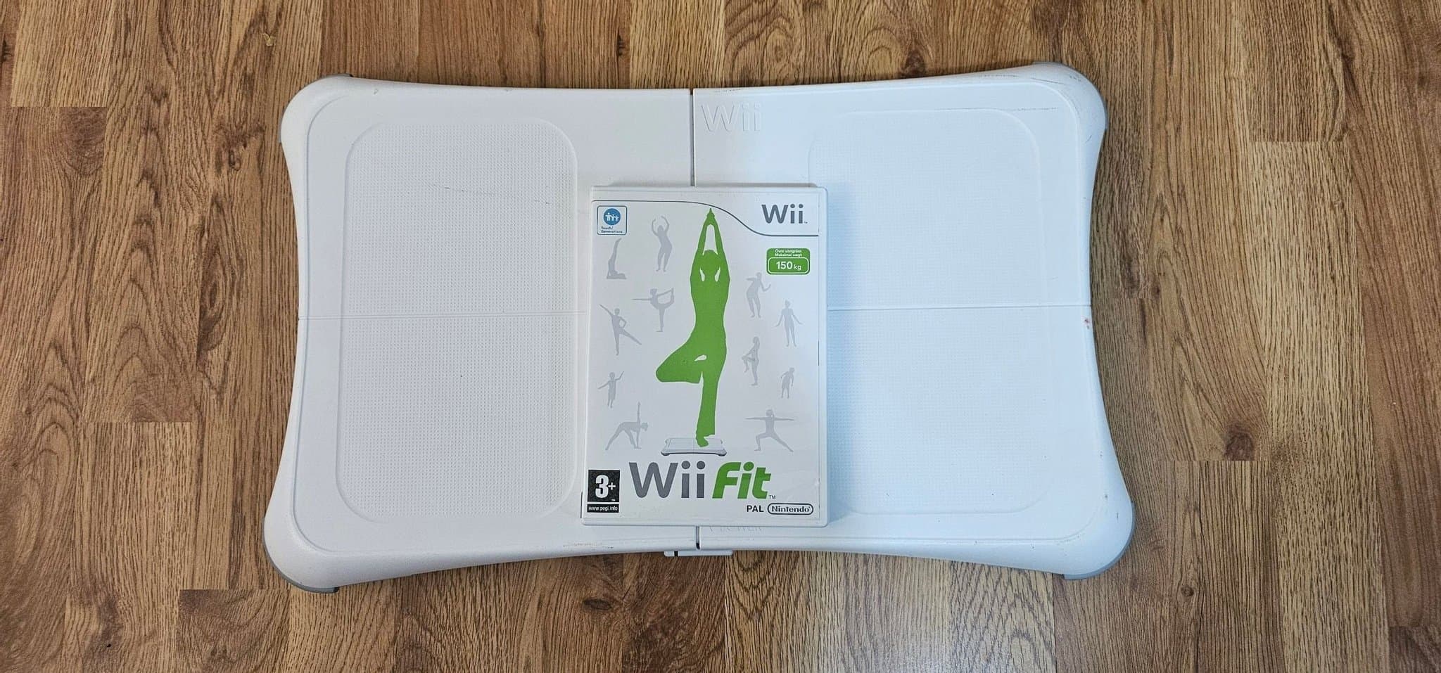 Wii Fit med balansbräda och spel