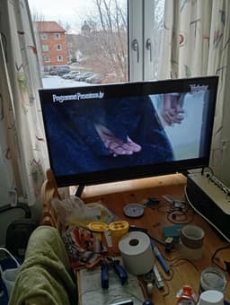 hämta säter toshiba 43LA2B63DG 43 tum led tv fint skick lite över 2 år