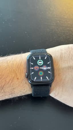 Apple Watch Series 5 GPS 44mm Svart Aluminium med Sport Loop
