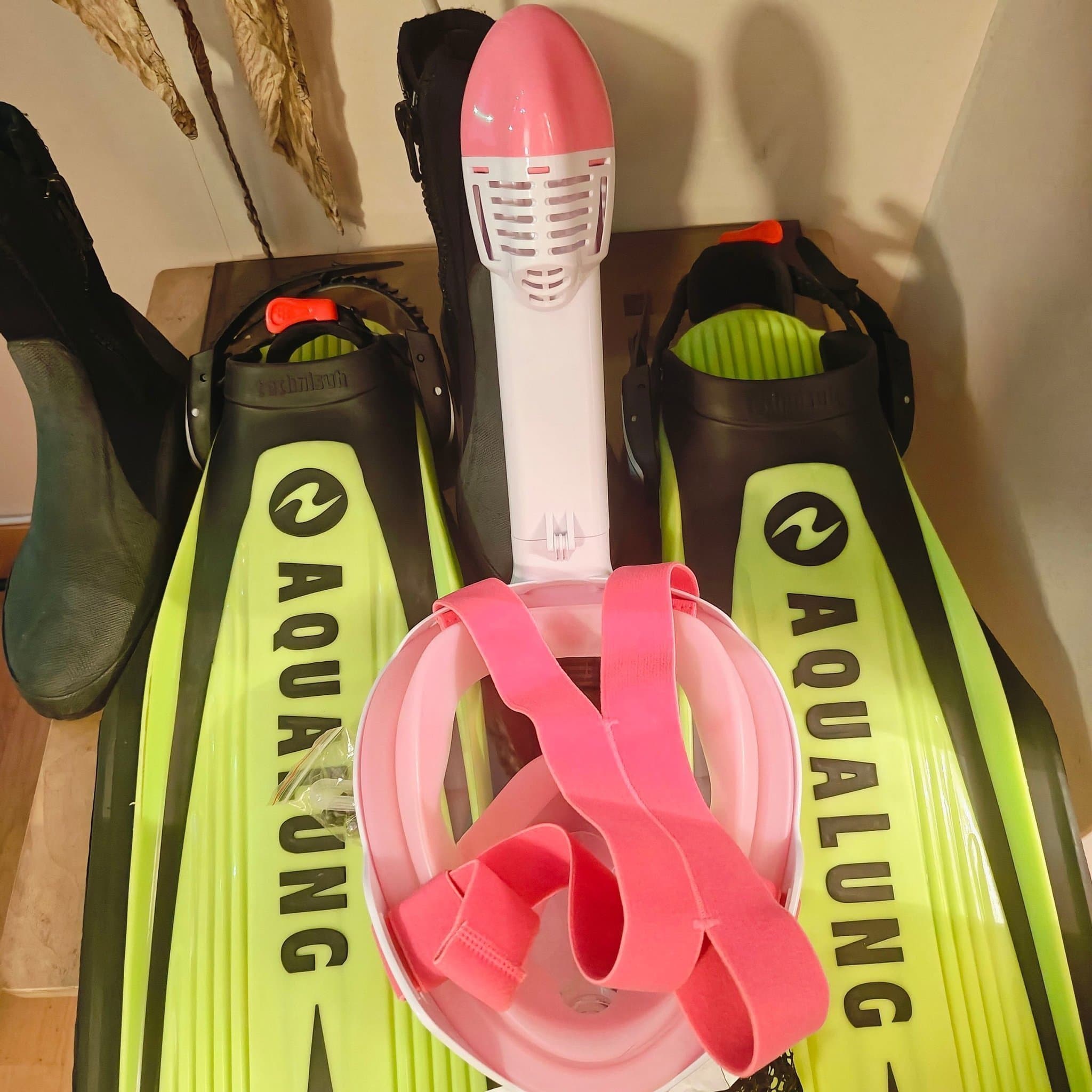 snorkelset Aqua Lung – Fenor, helmask,boots storlek38/39 Nyskick,komplett paket