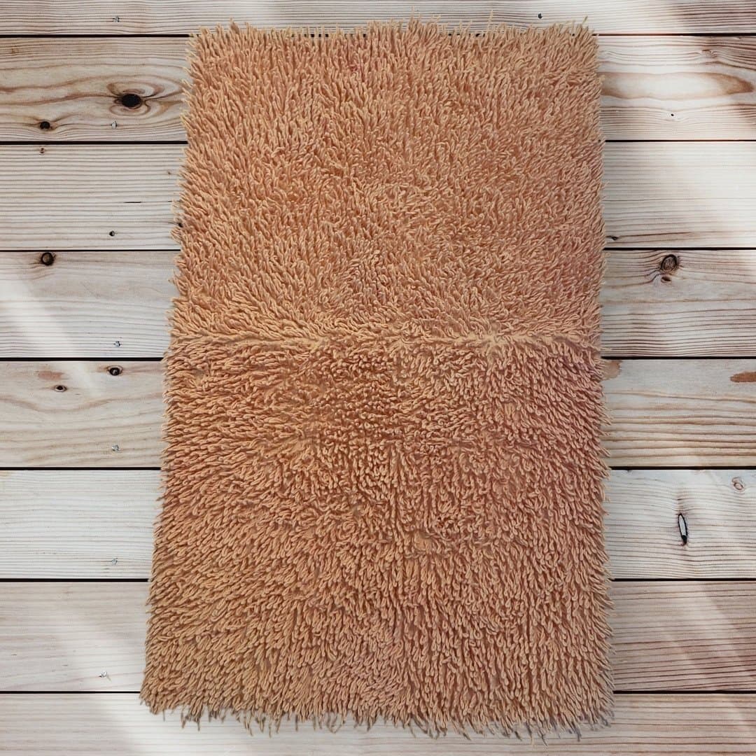 Ljus orange/ aprikos badrums matta