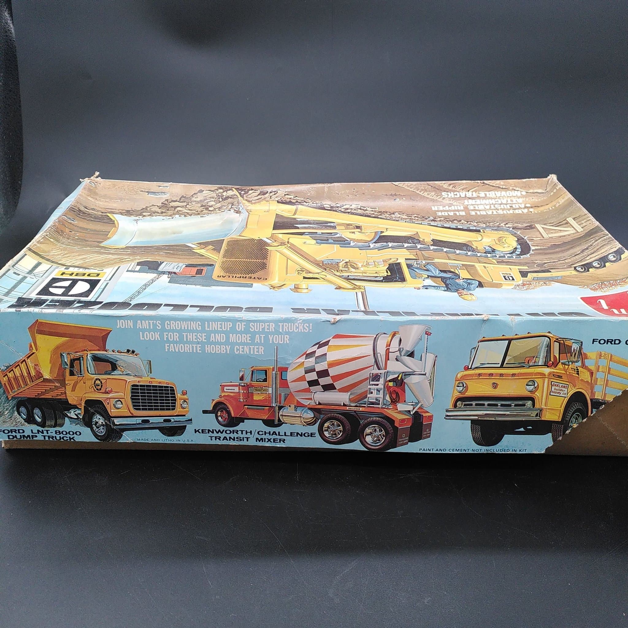 AMT Caterpillar D8H Bulldozer – 60-70 tal Vintage - Över 350 delar