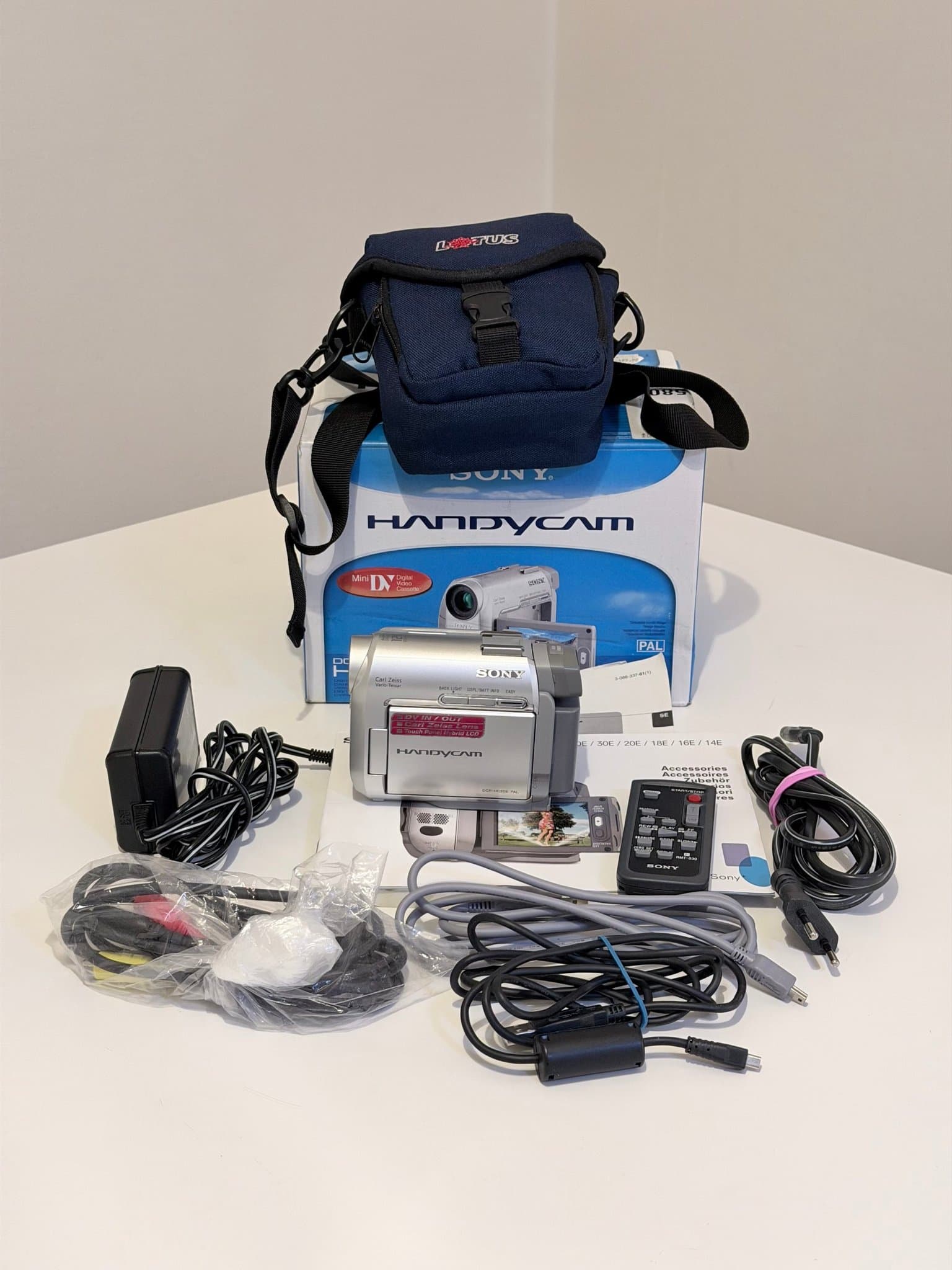 Sony Handycam DCR-HC20E PAL MiniDV videokamera komplett paket Fullt Fungerande