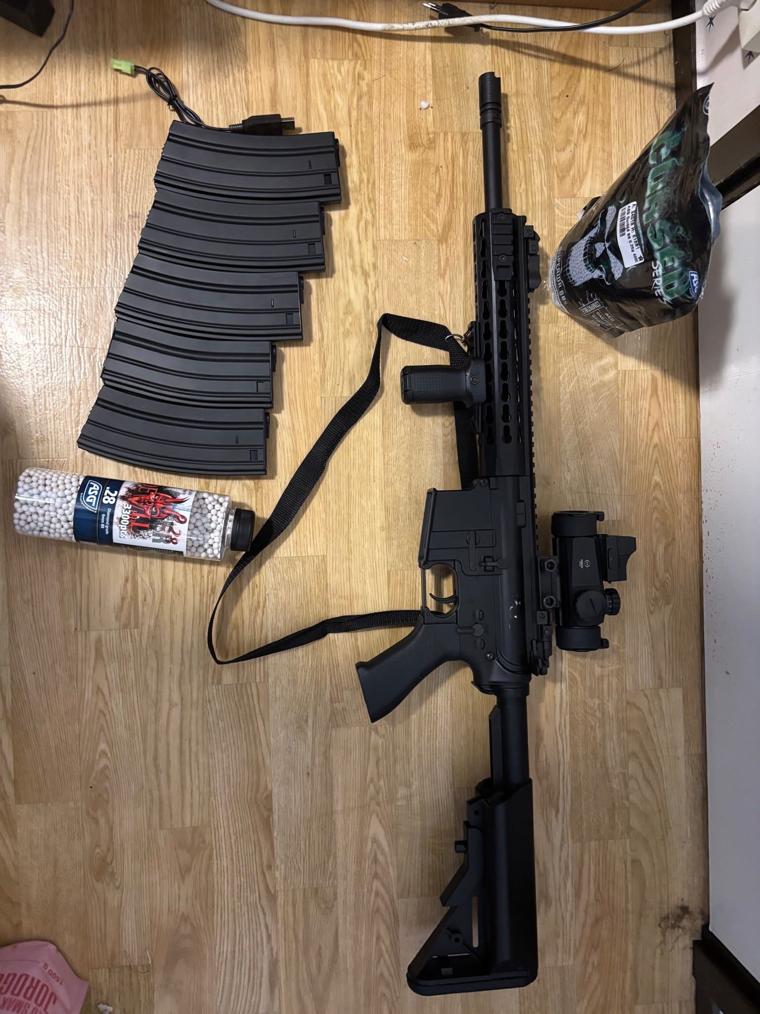 Airsoftgevär med tillbehör