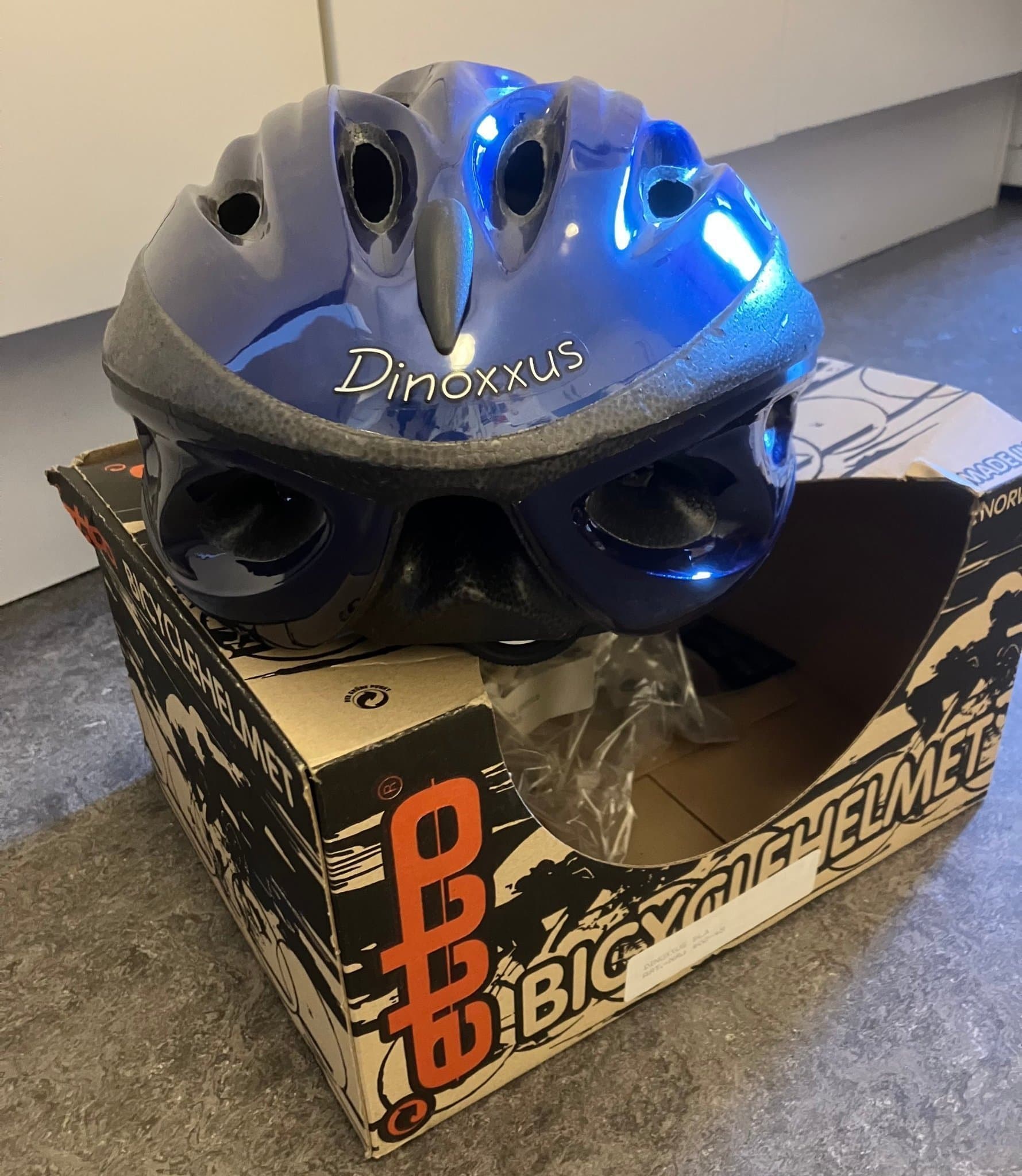 Oanvänd Cykelhjälm Etto Dinoxxus