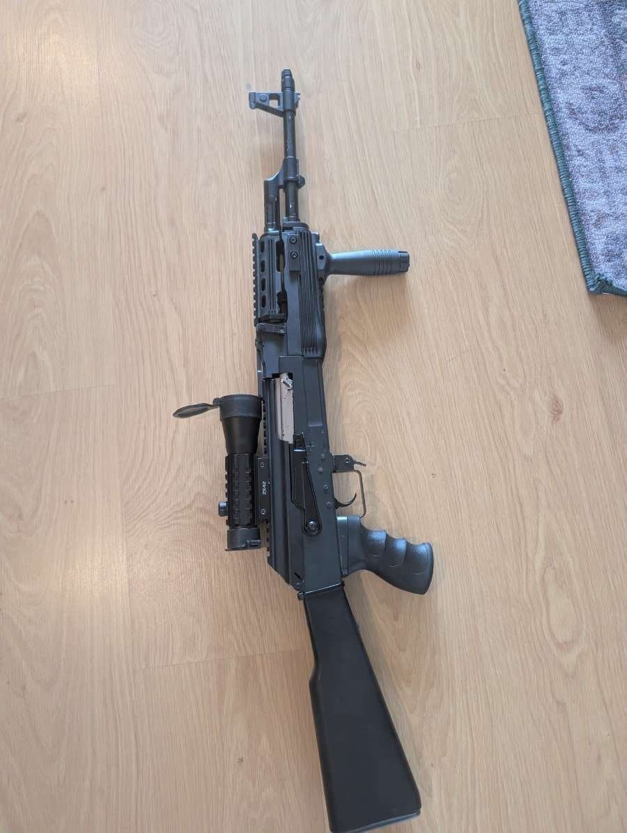 Moderniserad airsoft ak