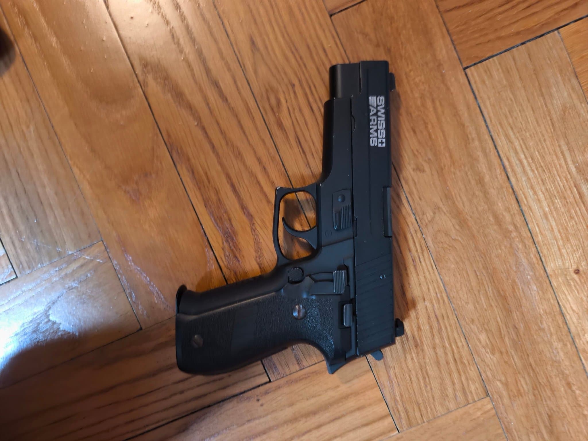 Airsoft Swiss arms p226