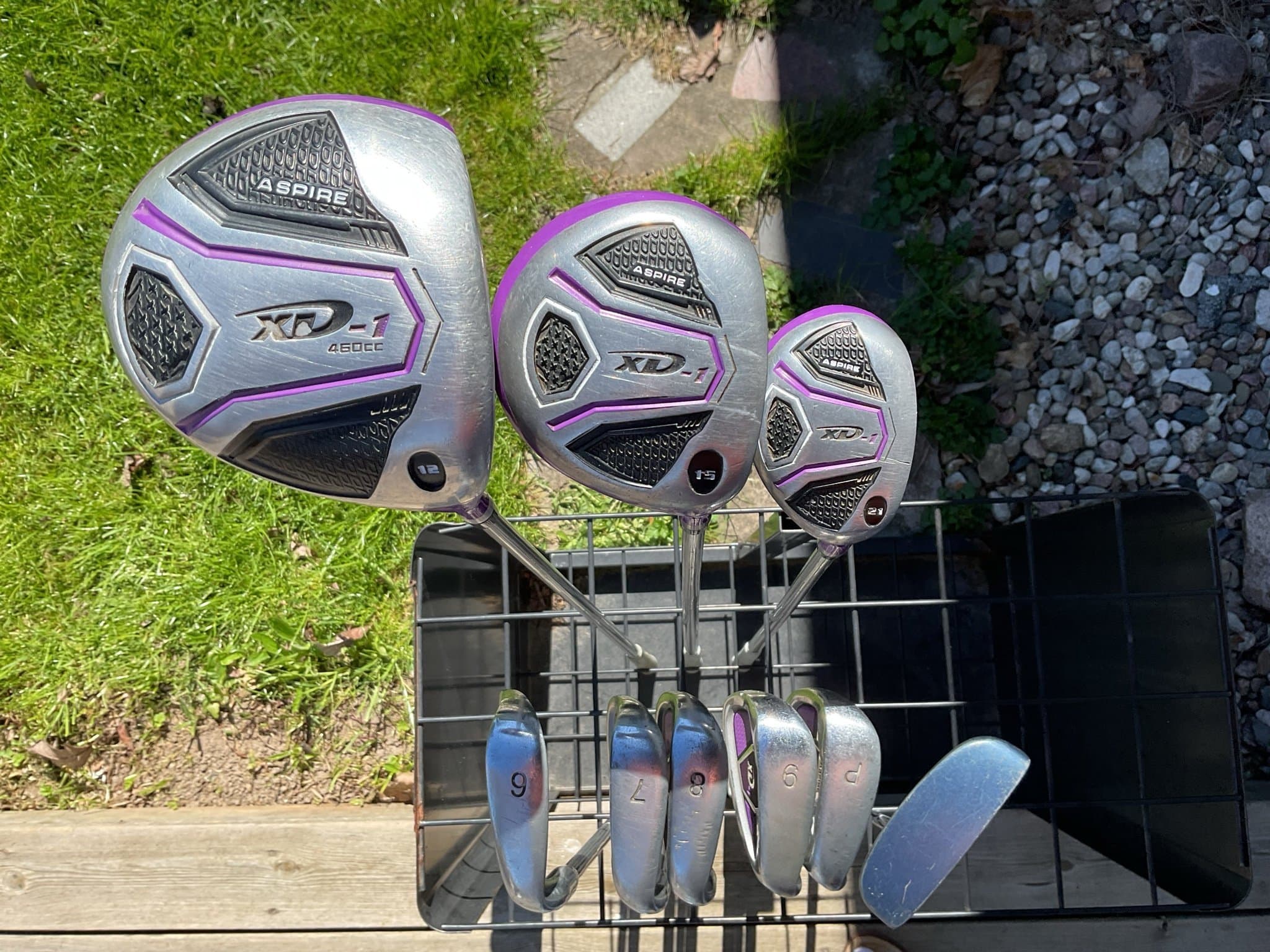 Golfset Aspire XD-1 med Inesis golfbag, damklubbor.