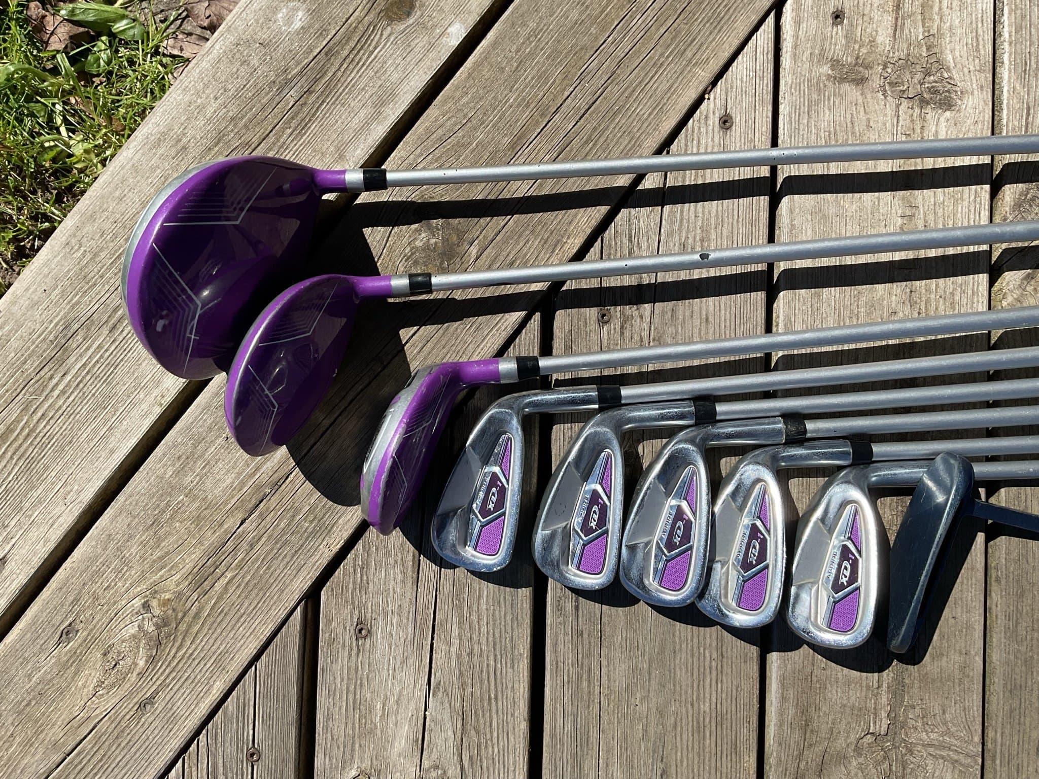 Golfset Aspire XD-1 med Inesis golfbag, damklubbor.