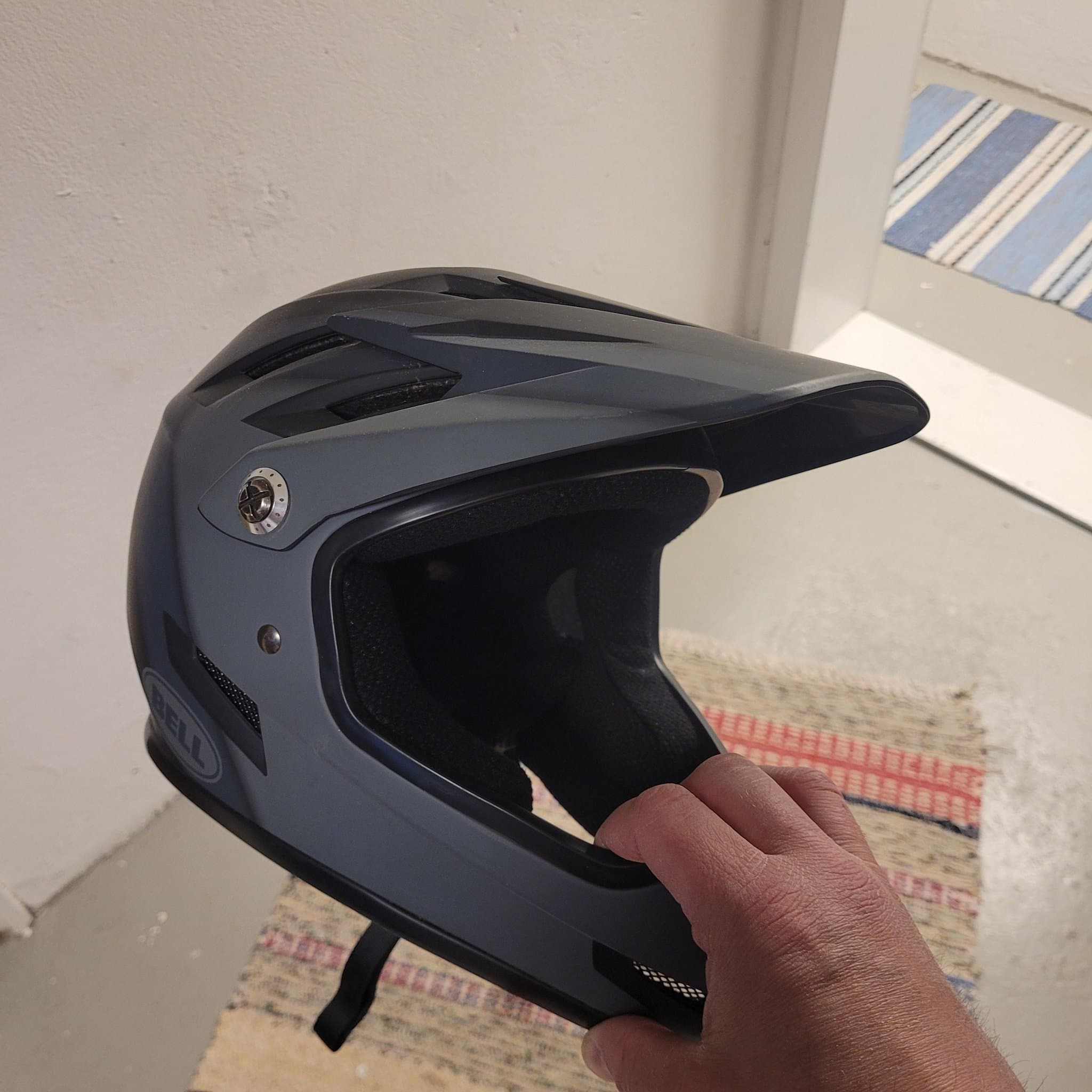 Bell Sanktion DH hjälm