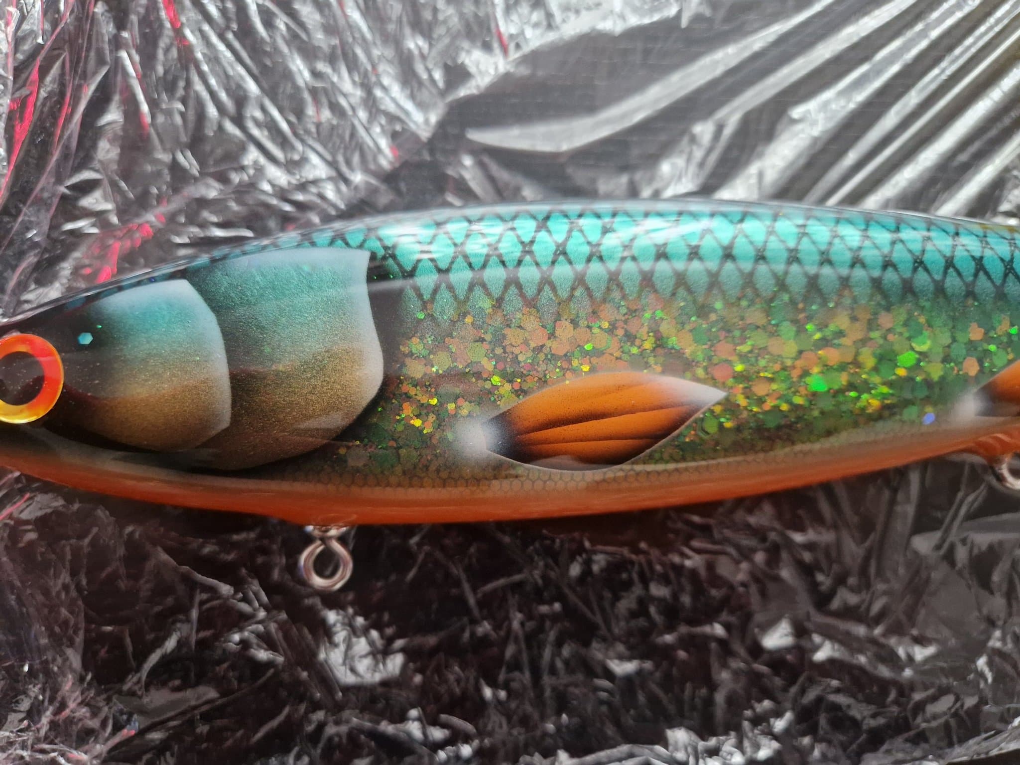 Ulm Lures Gigatail Terra 50 cm i färgen Hot Damn