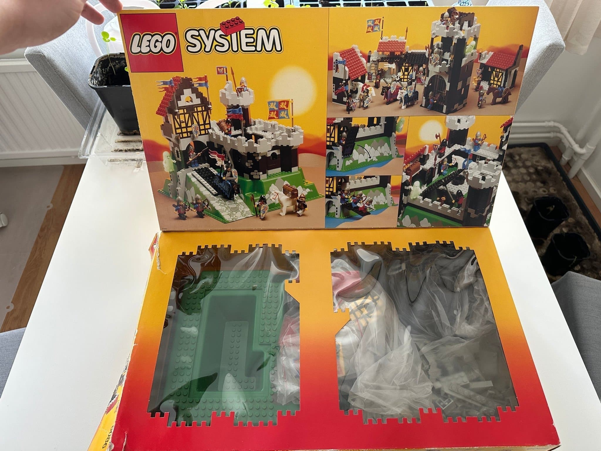 LEGO Castle 6086 - Black Knights Castle - Komplett med box & manual
