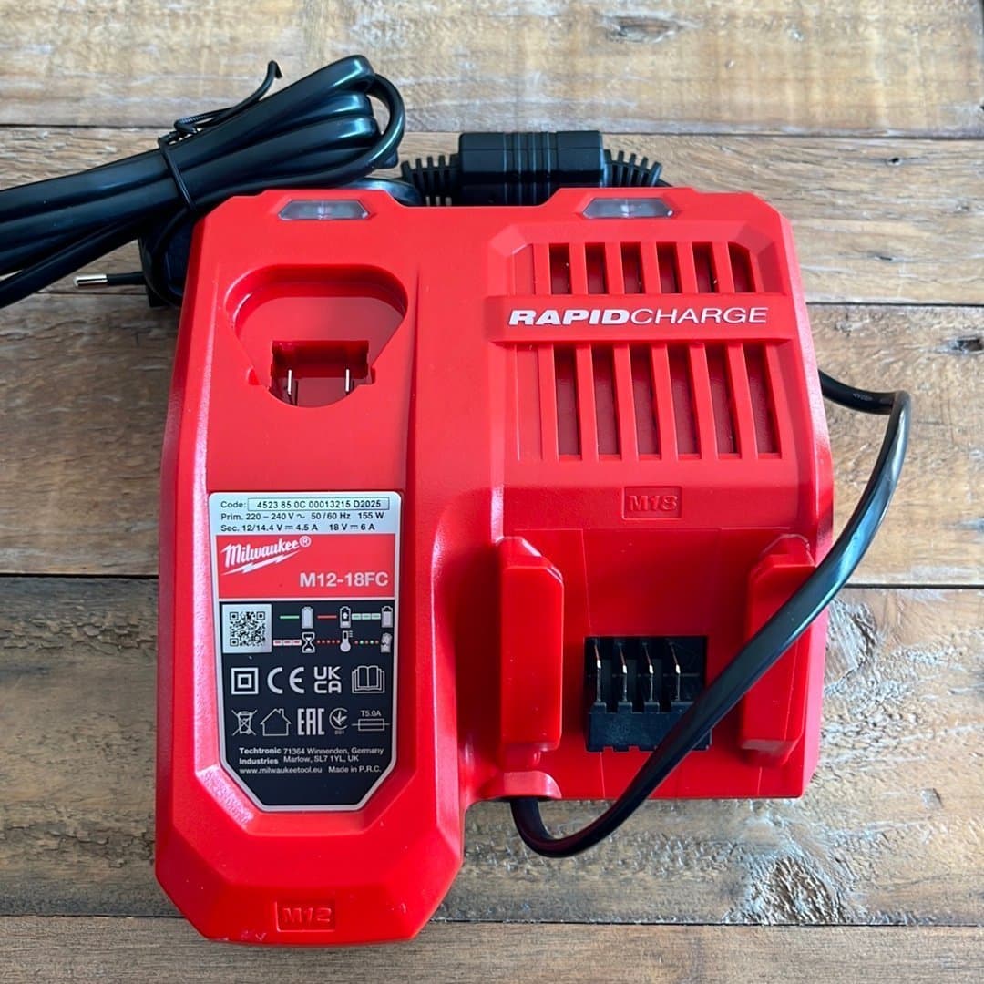 Milwaukee M12-18FC Laddare