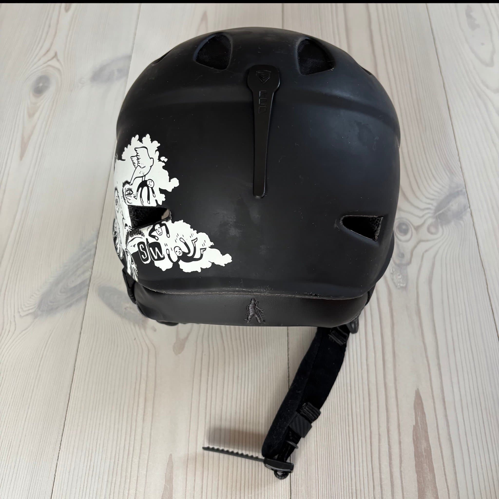 RED Hi-Fi Skidhjälm Storlek M (57-59 cm)