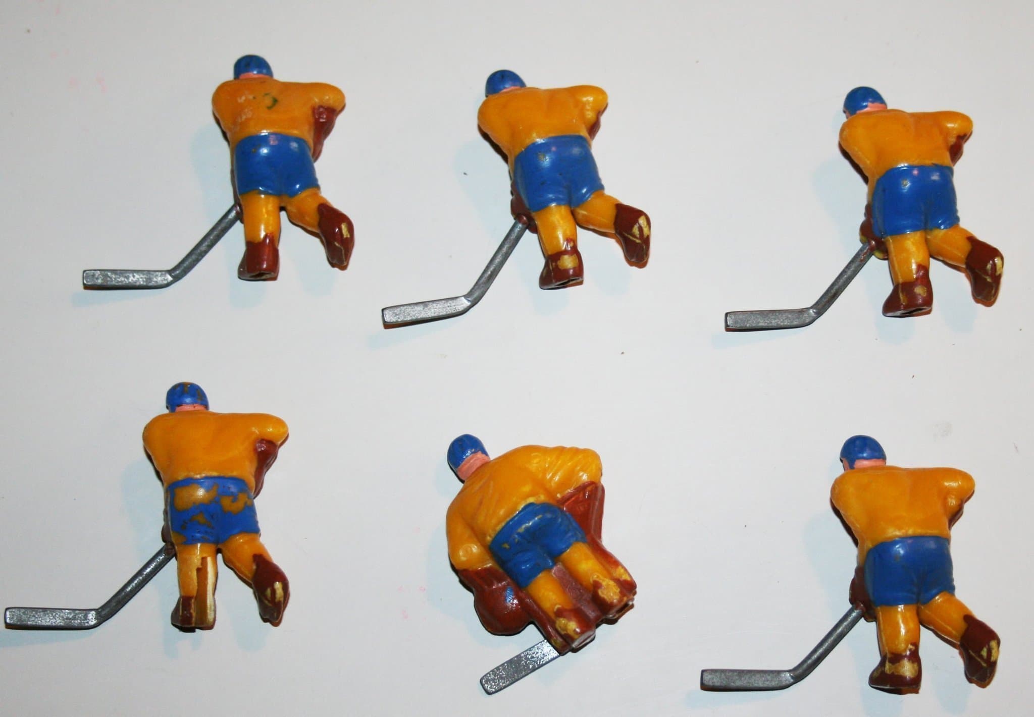 TRE KRONOR SVERIGE 6 äldre ishockeyspelare till Stiga ishockeyspel