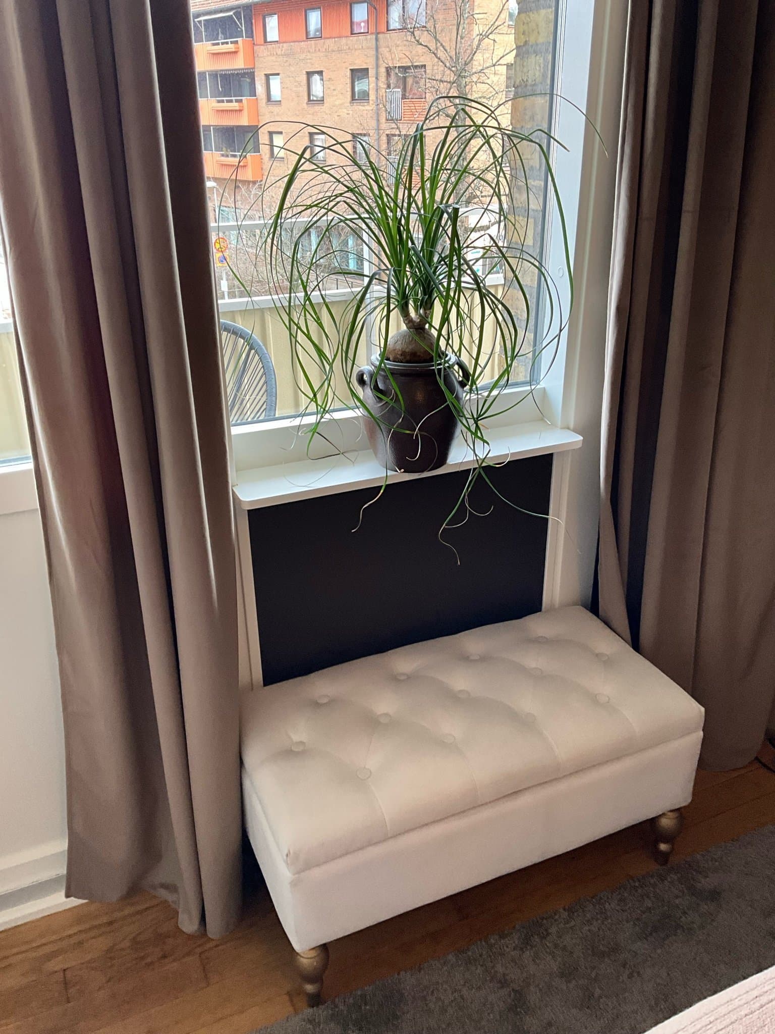 Förvaringsbänk med lock creamevit sammet