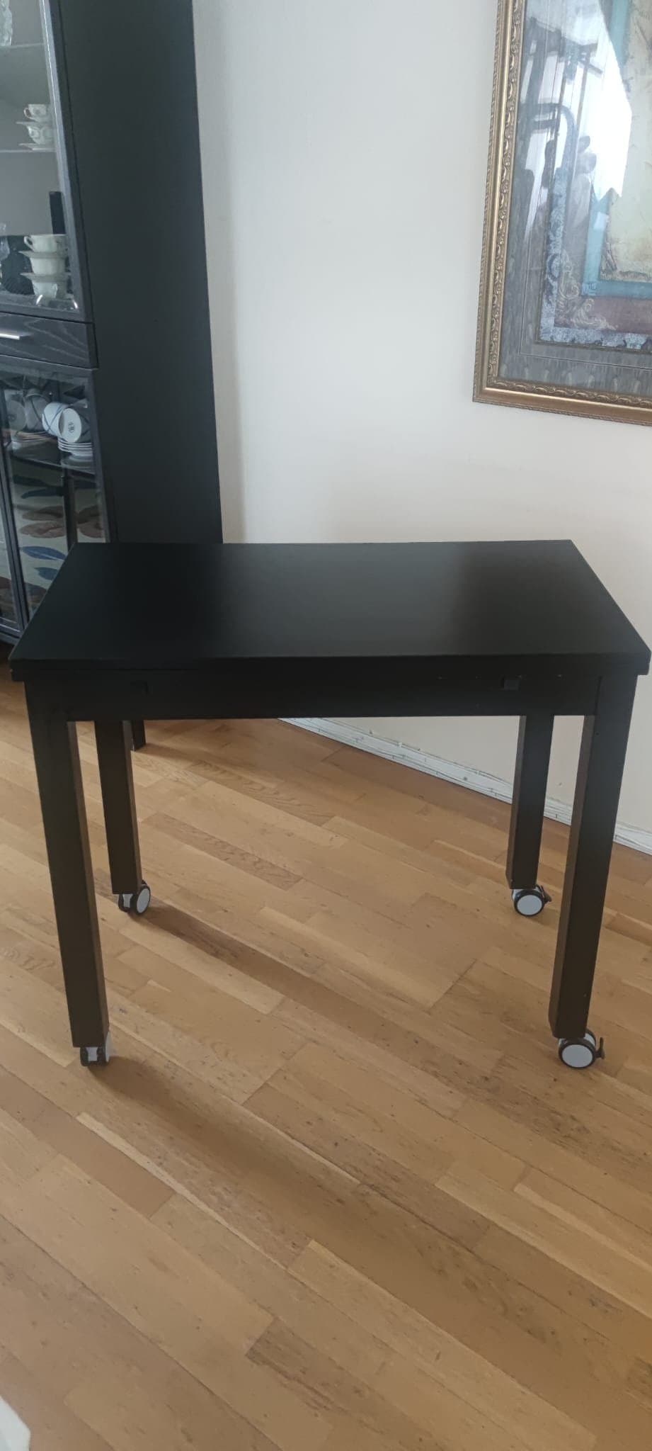 Utdragbart Bord med Hjul