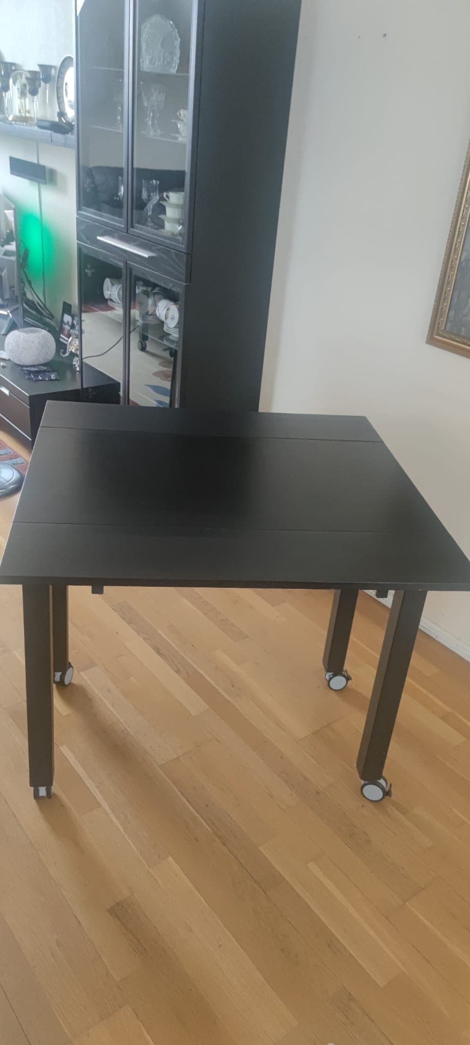 Utdragbart Bord med Hjul