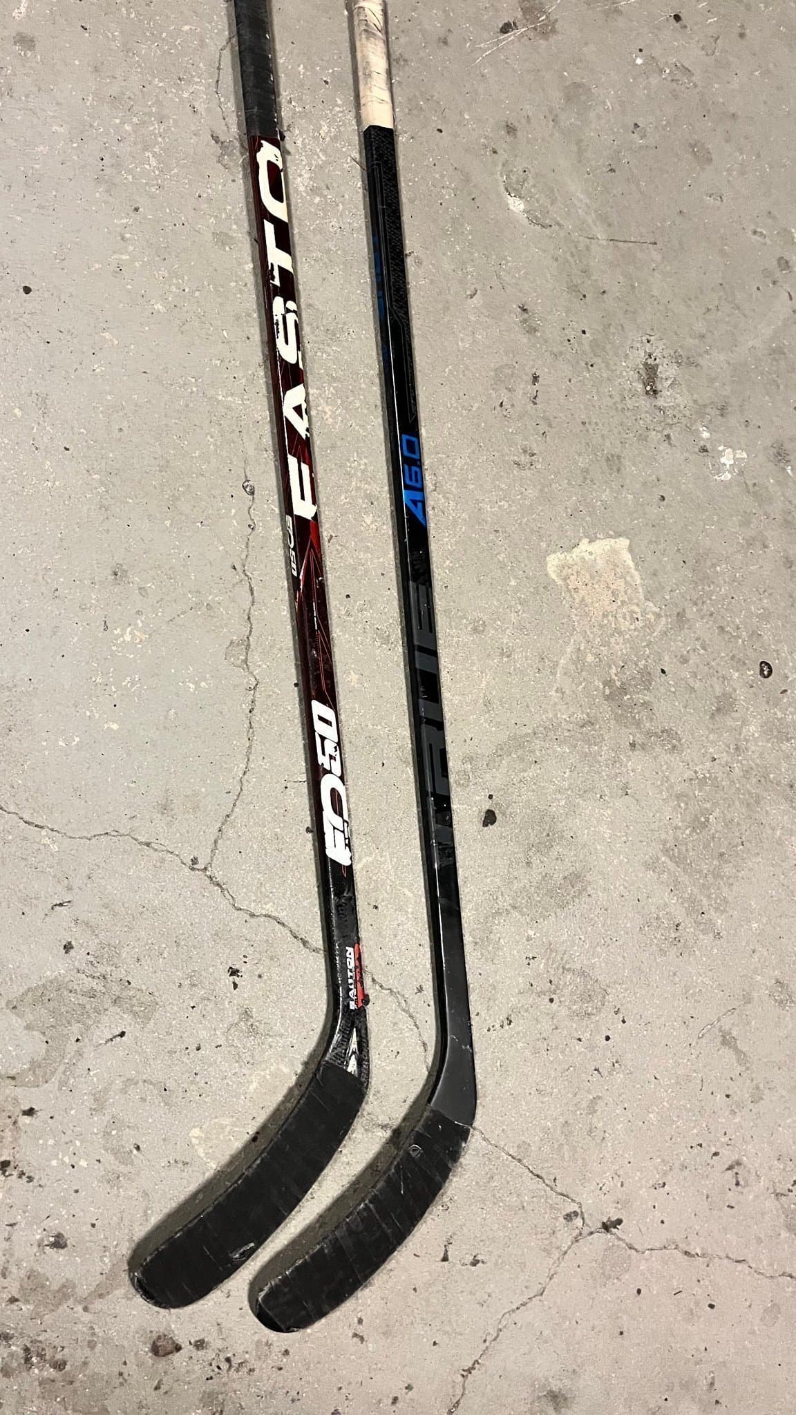 Två Hockeyklubbor - Easton EQ50 och True A6.0