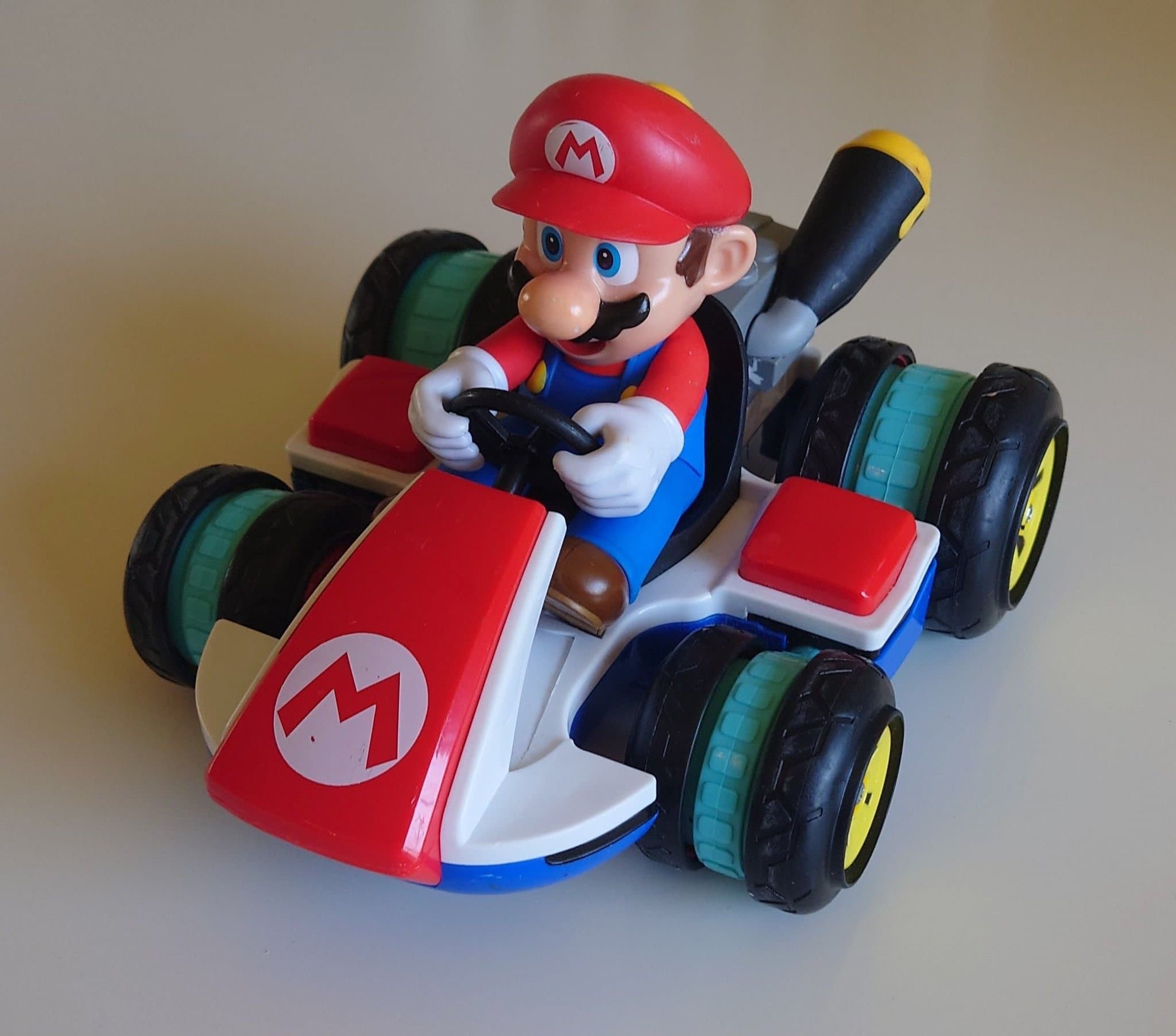 Mario Kart 8 fjärrstyrd bil, Nintendo, batterier ingår.