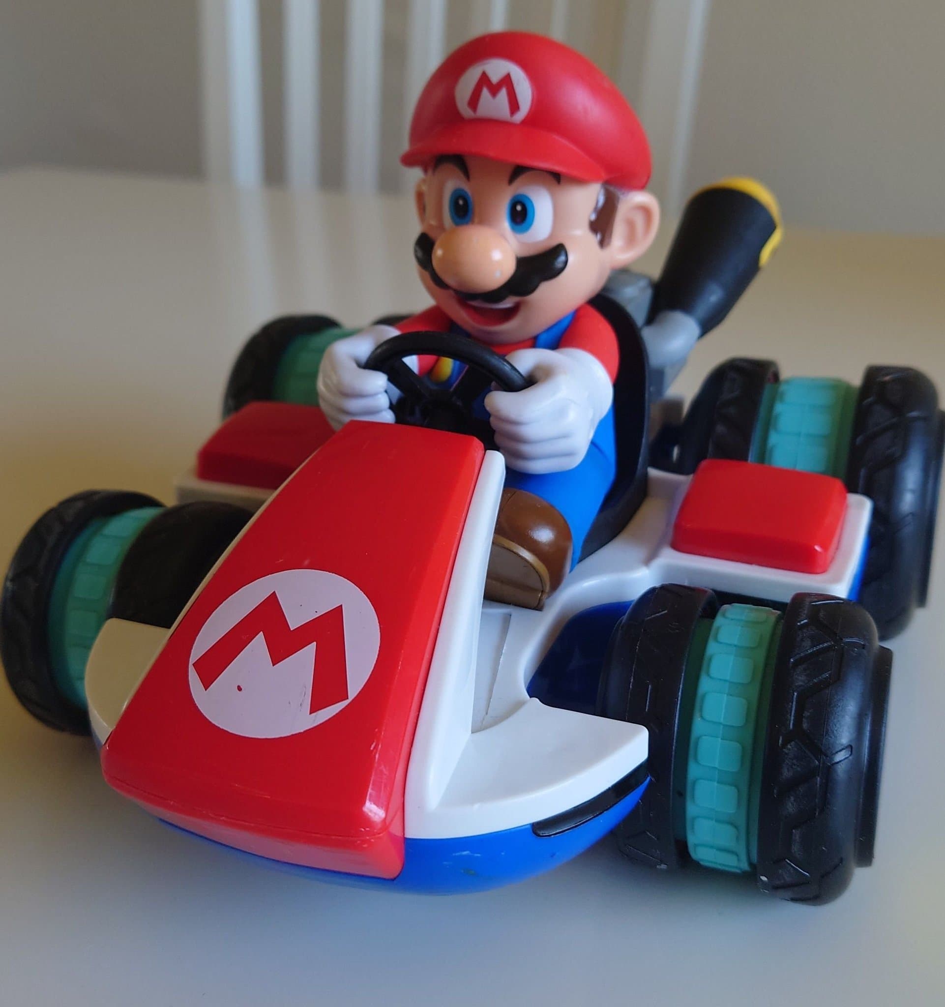 Mario Kart 8 fjärrstyrd bil, Nintendo, batterier ingår.