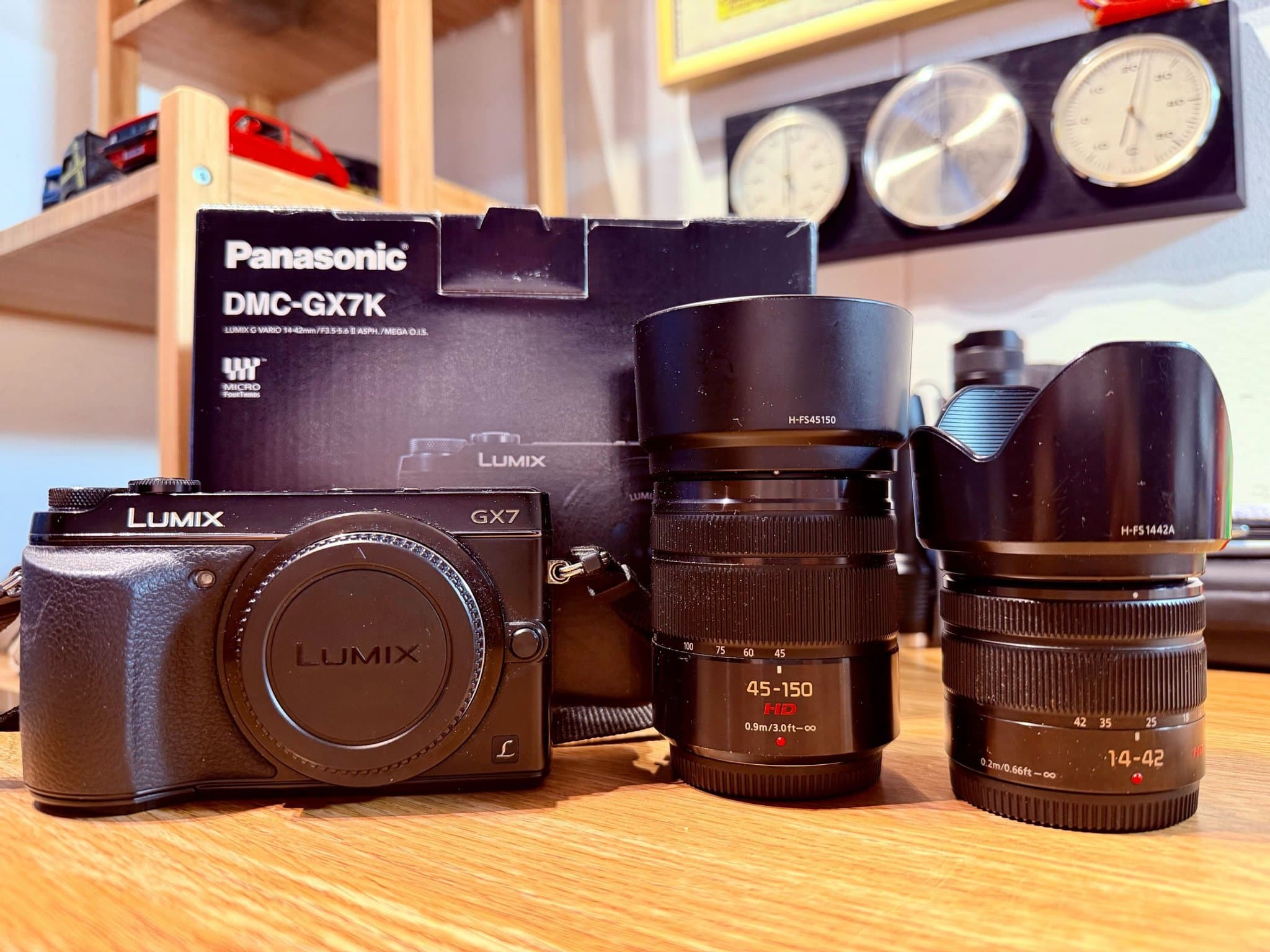 Panasonic Lumix GX7 + 2 lenses – Excellent condition, low shutter