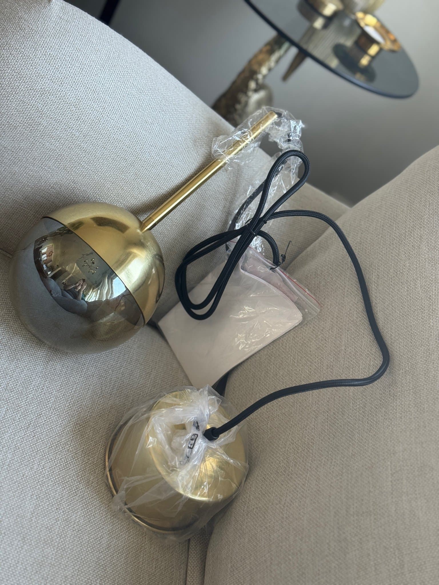 Taklampa i mässing och rökfärgat glas H&M Home